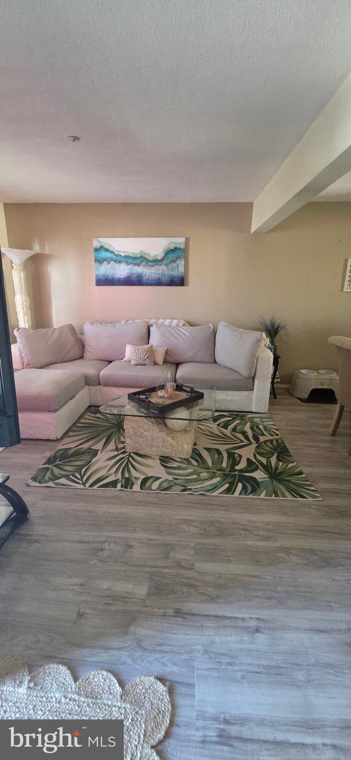 WHISPERING RIDGE - Residential
