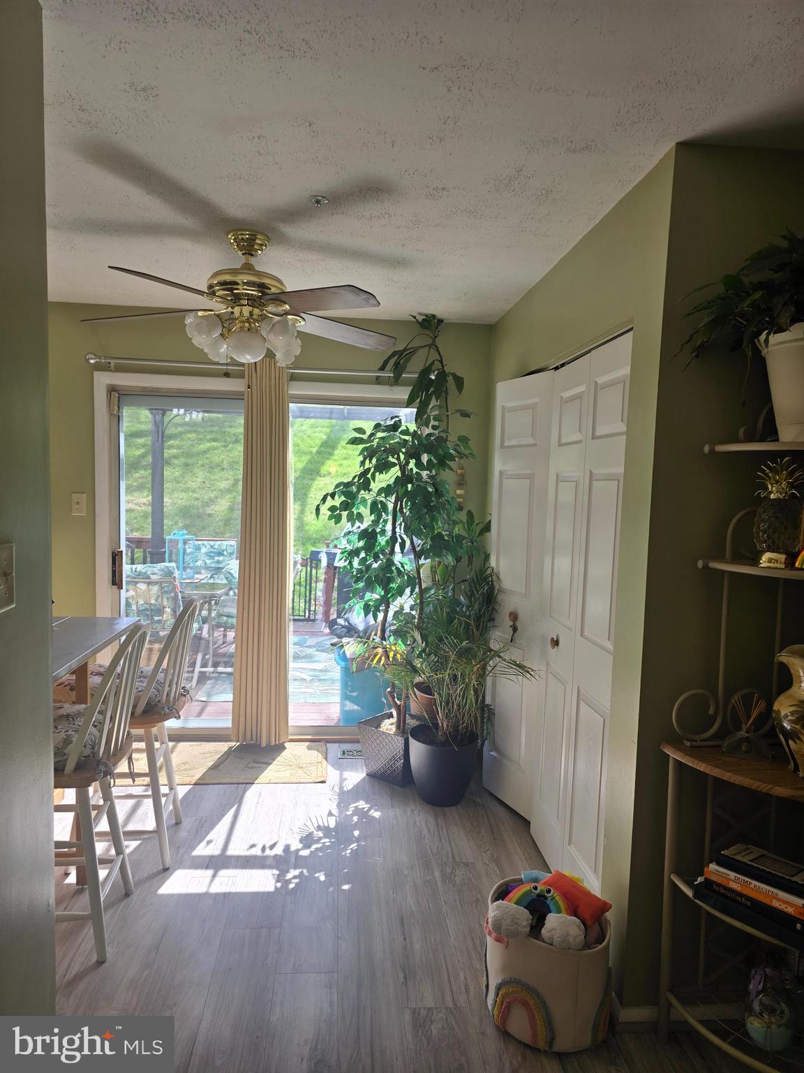 WHISPERING RIDGE - Residential