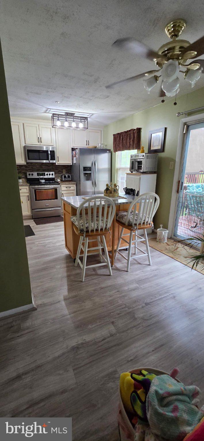 WHISPERING RIDGE - Residential