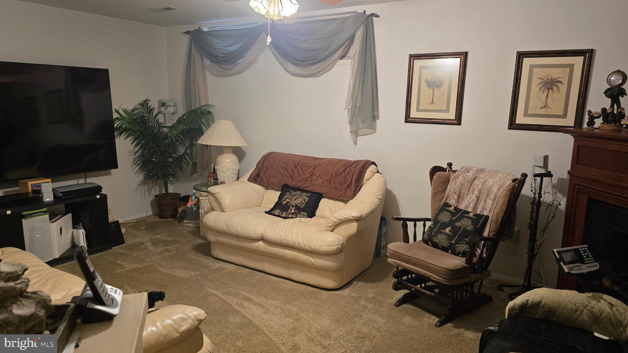 WHISPERING RIDGE - Residential