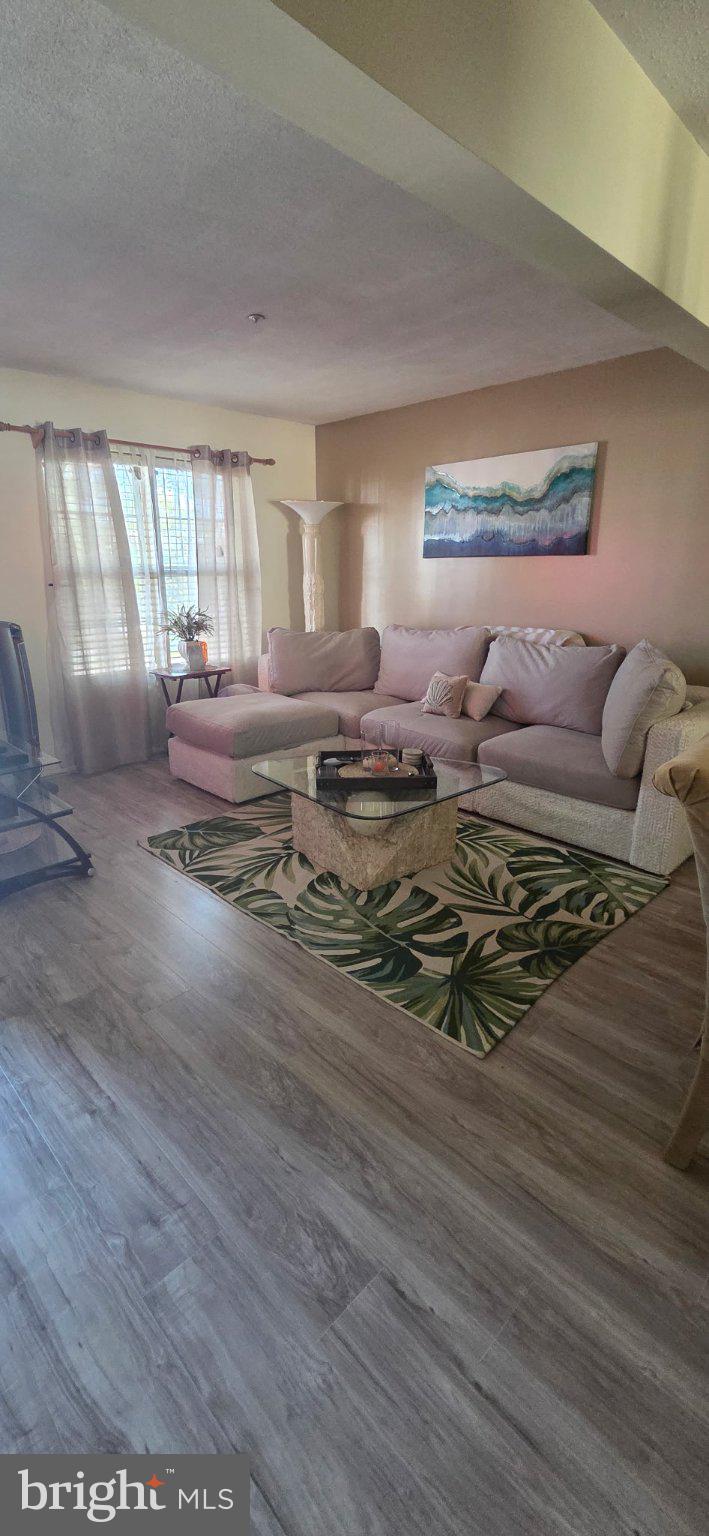 WHISPERING RIDGE - Residential