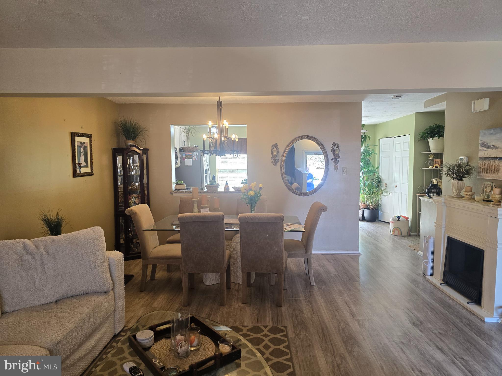 WHISPERING RIDGE - Residential