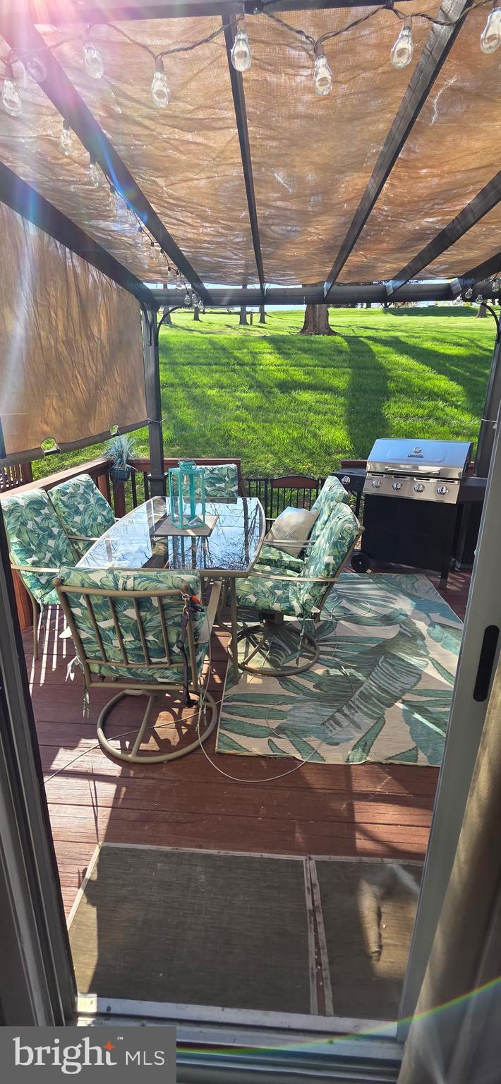 WHISPERING RIDGE - Residential