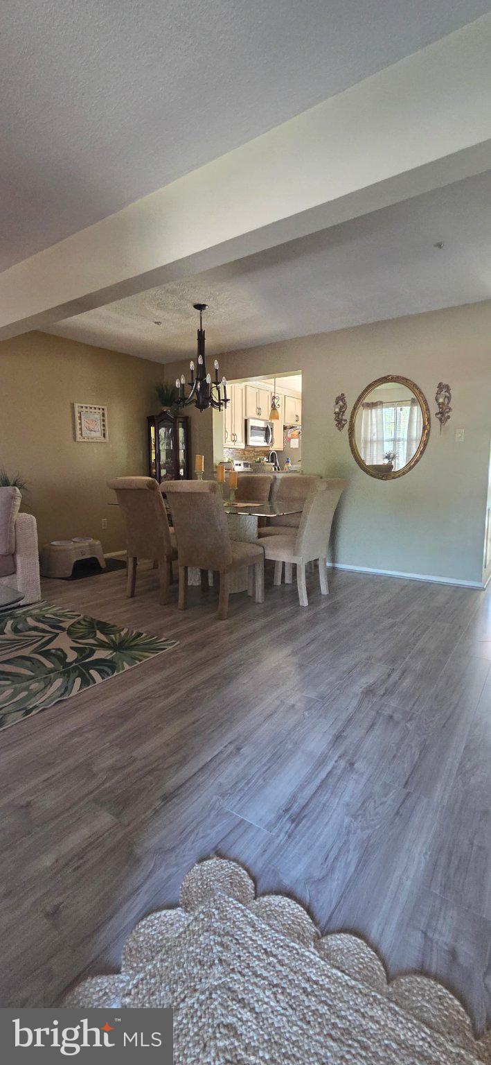 WHISPERING RIDGE - Residential