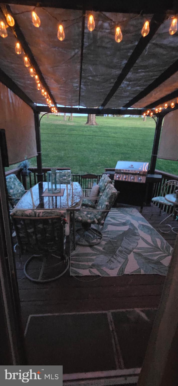 WHISPERING RIDGE - Residential