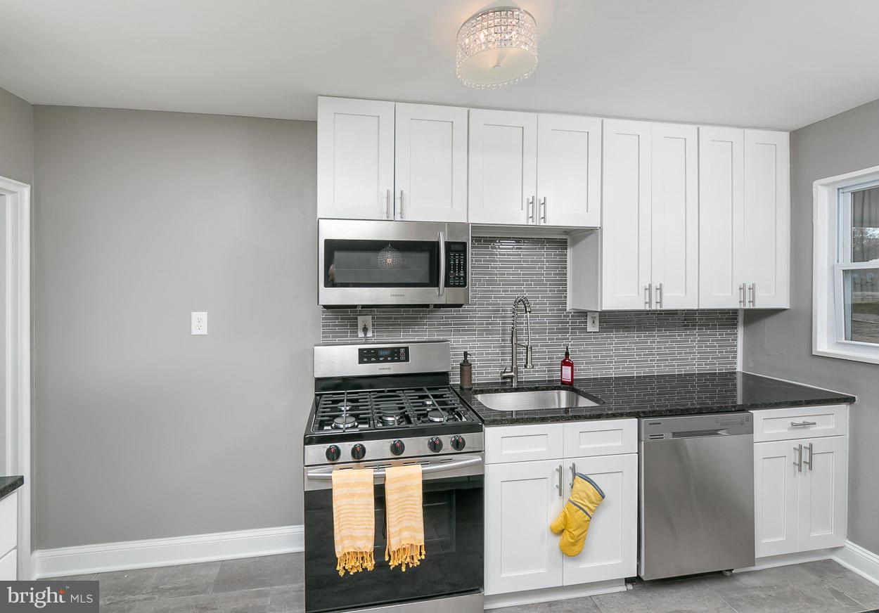 WEST HILLS - Residential