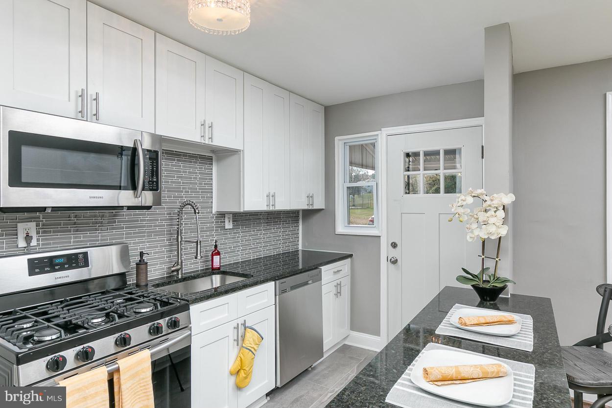 WEST HILLS - Residential