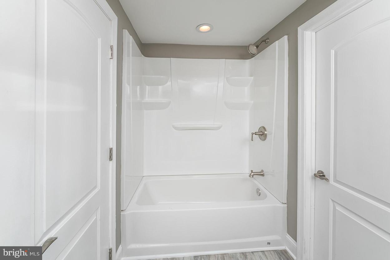 WEST HILLS - Residential