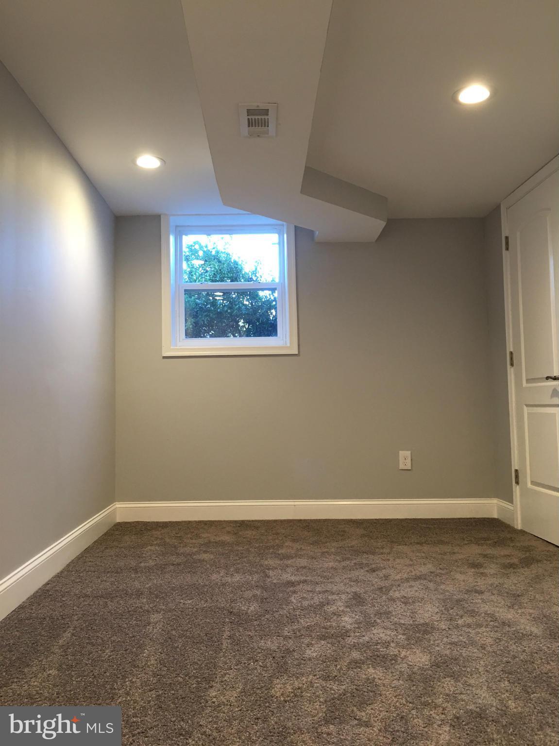 WEST HILLS - Residential