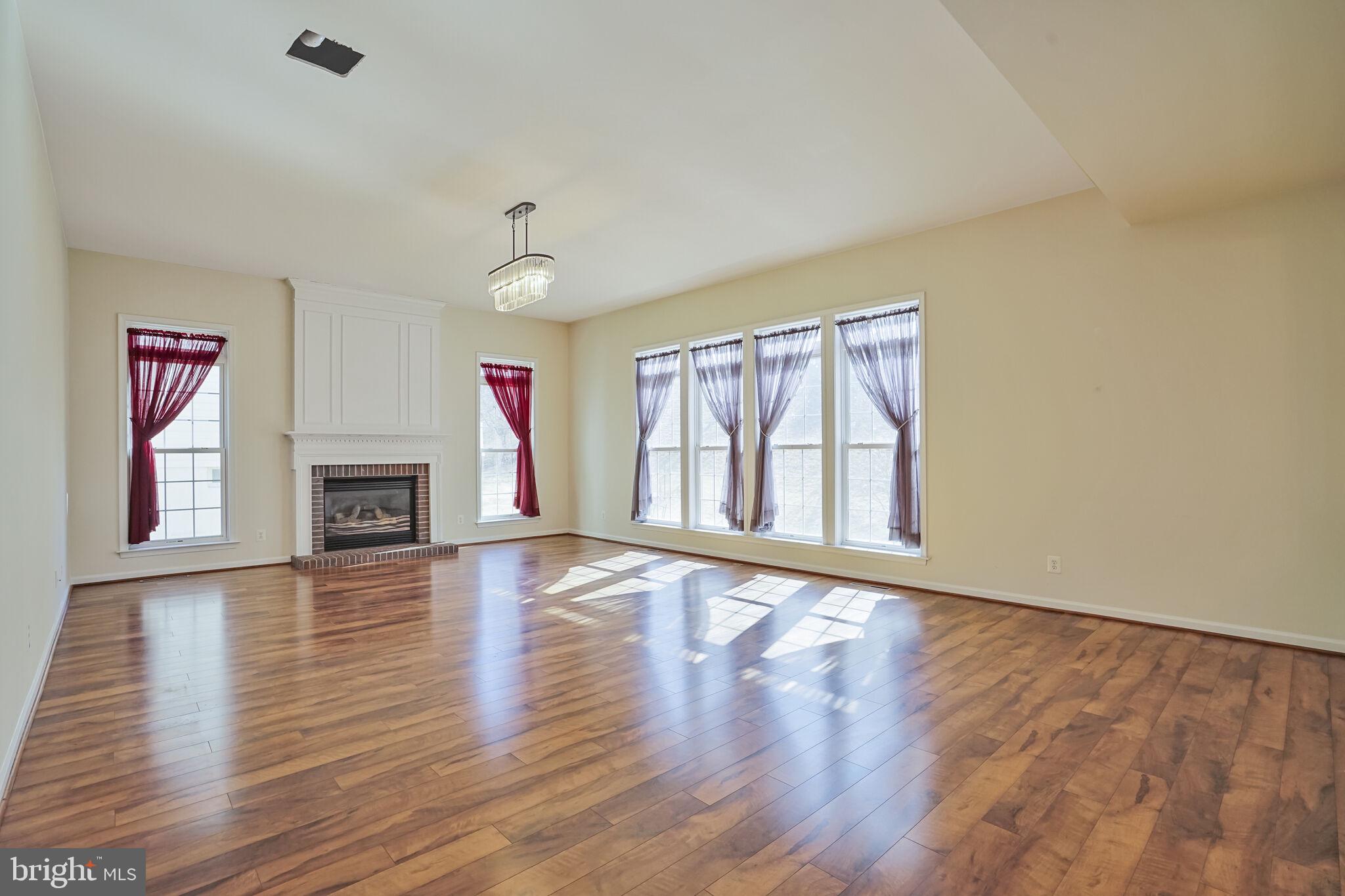 LAUREL HILL LANDBAY - Residential Lease