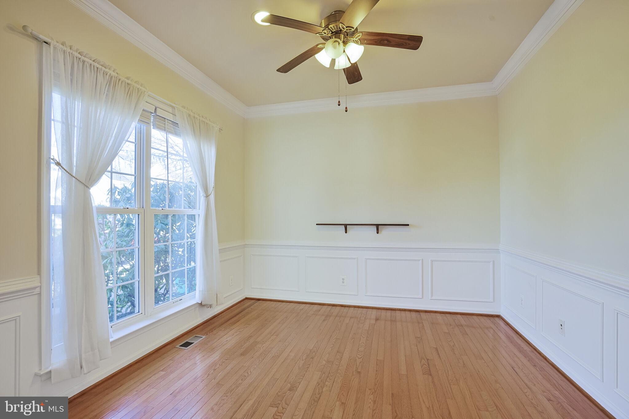 LAUREL HILL LANDBAY - Residential Lease