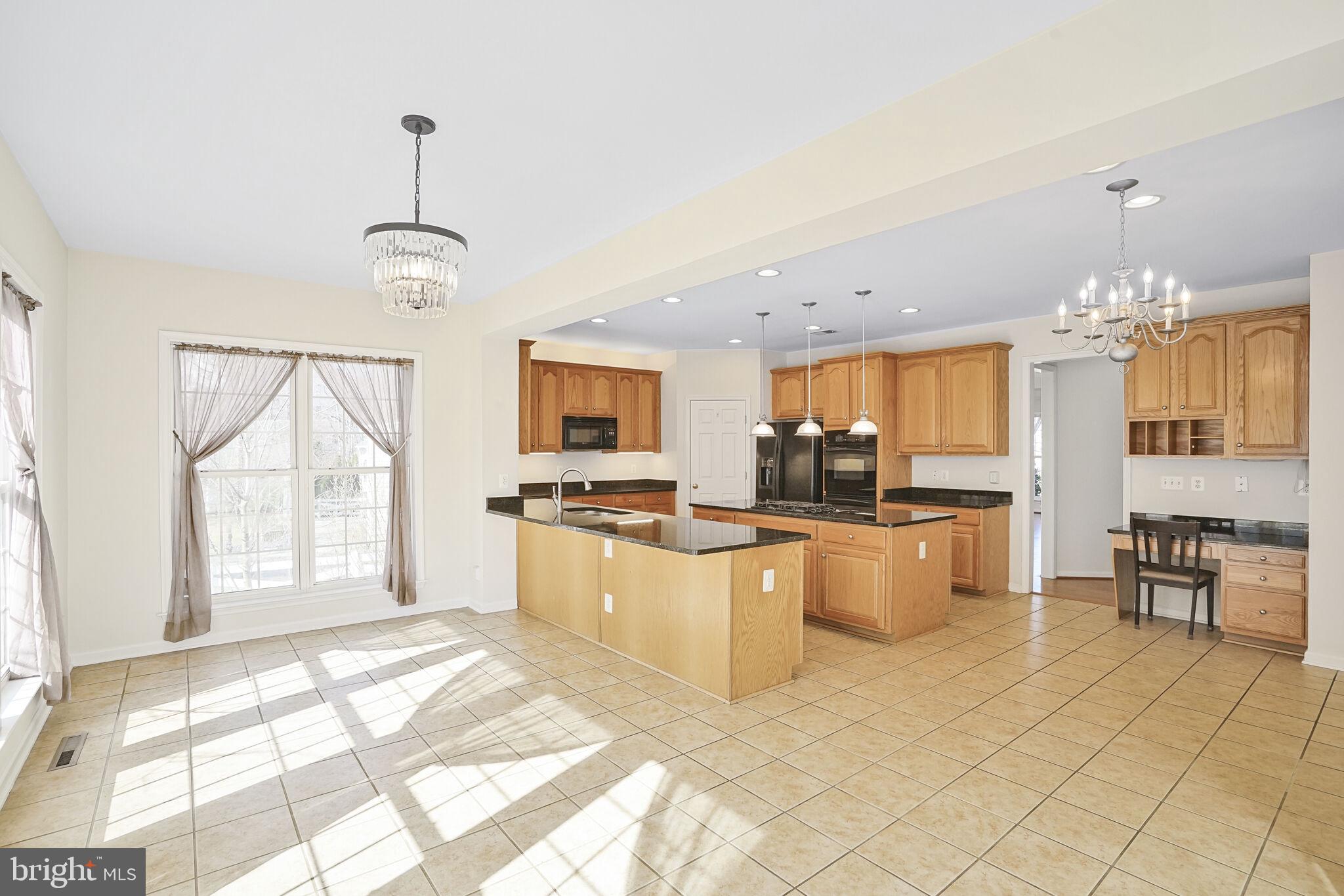 LAUREL HILL LANDBAY - Residential Lease