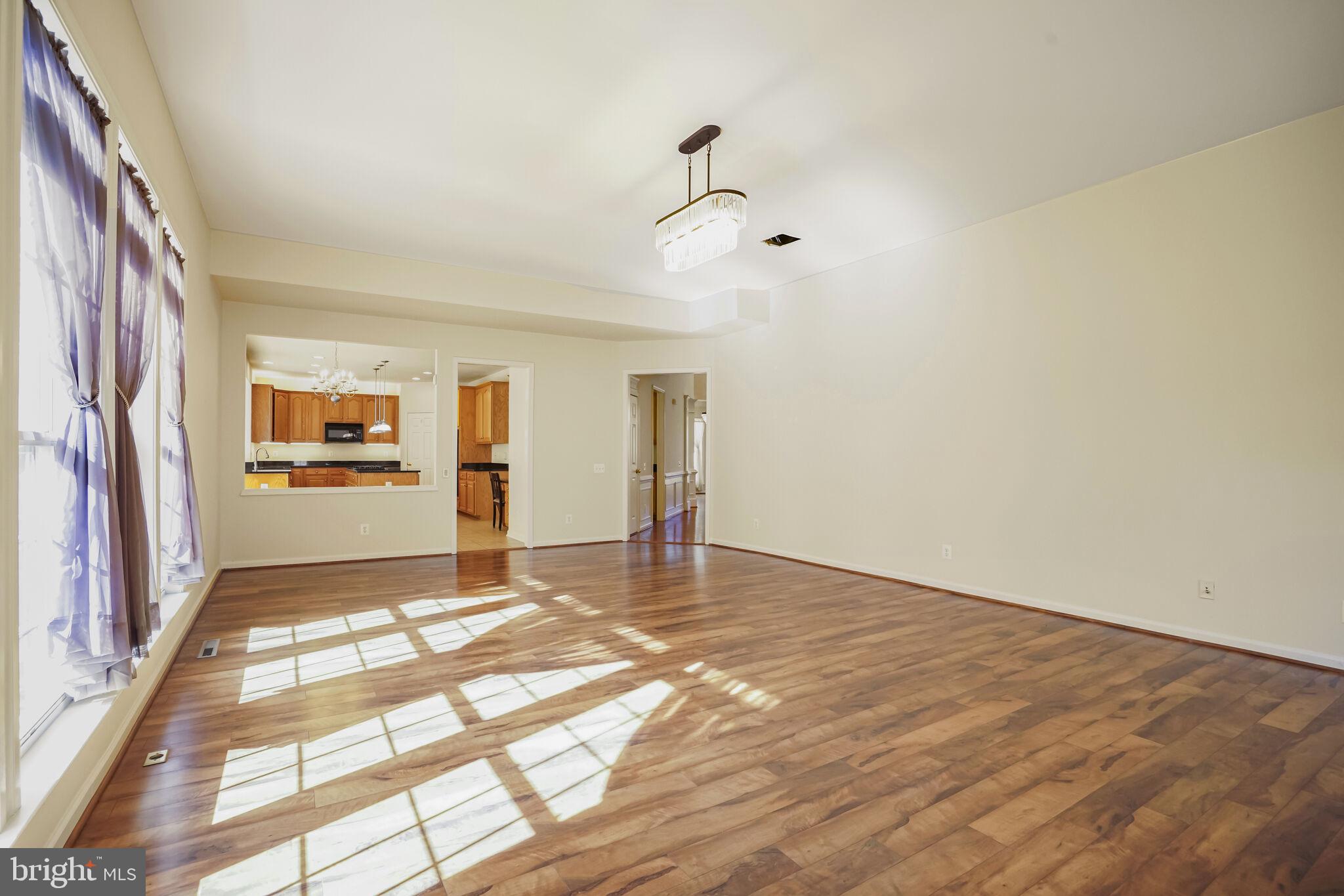 LAUREL HILL LANDBAY - Residential Lease