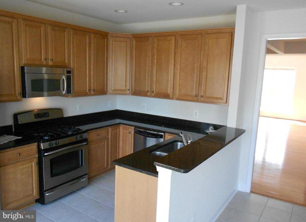 COPPERMINE CROSSING - Residential Lease