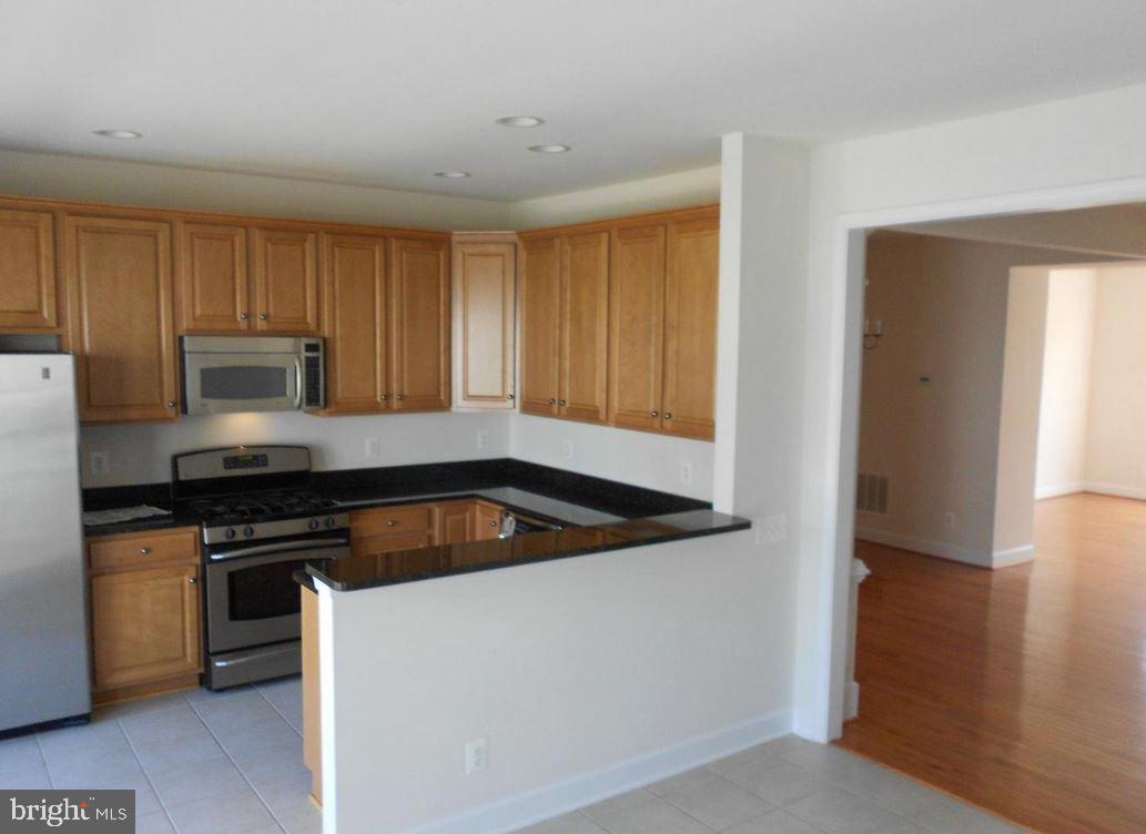 COPPERMINE CROSSING - Residential Lease