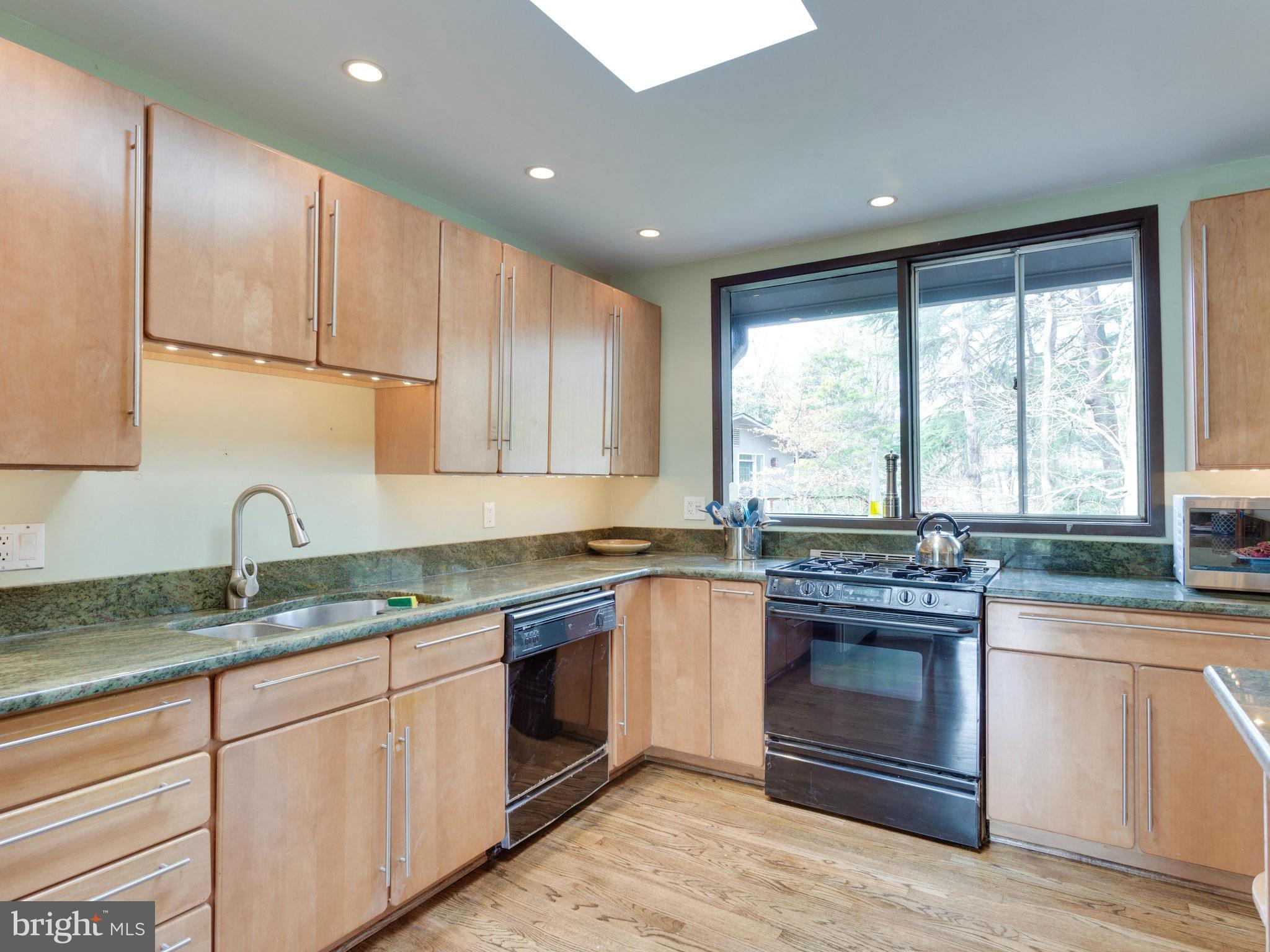 HOLLIN HILLS - Residential