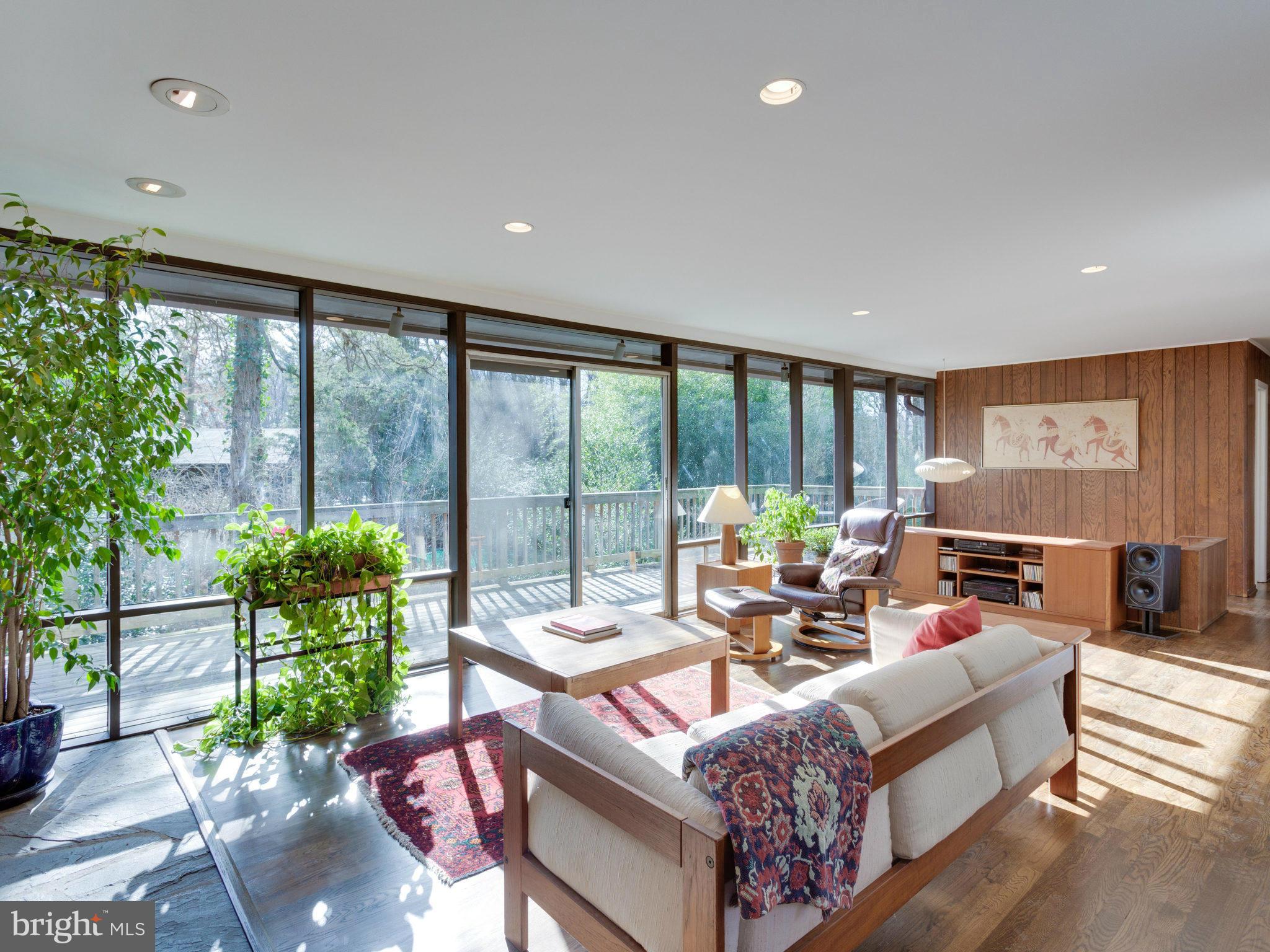 HOLLIN HILLS - Residential