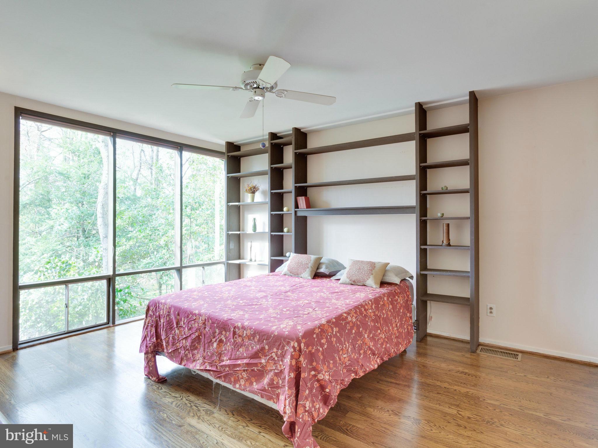 HOLLIN HILLS - Residential