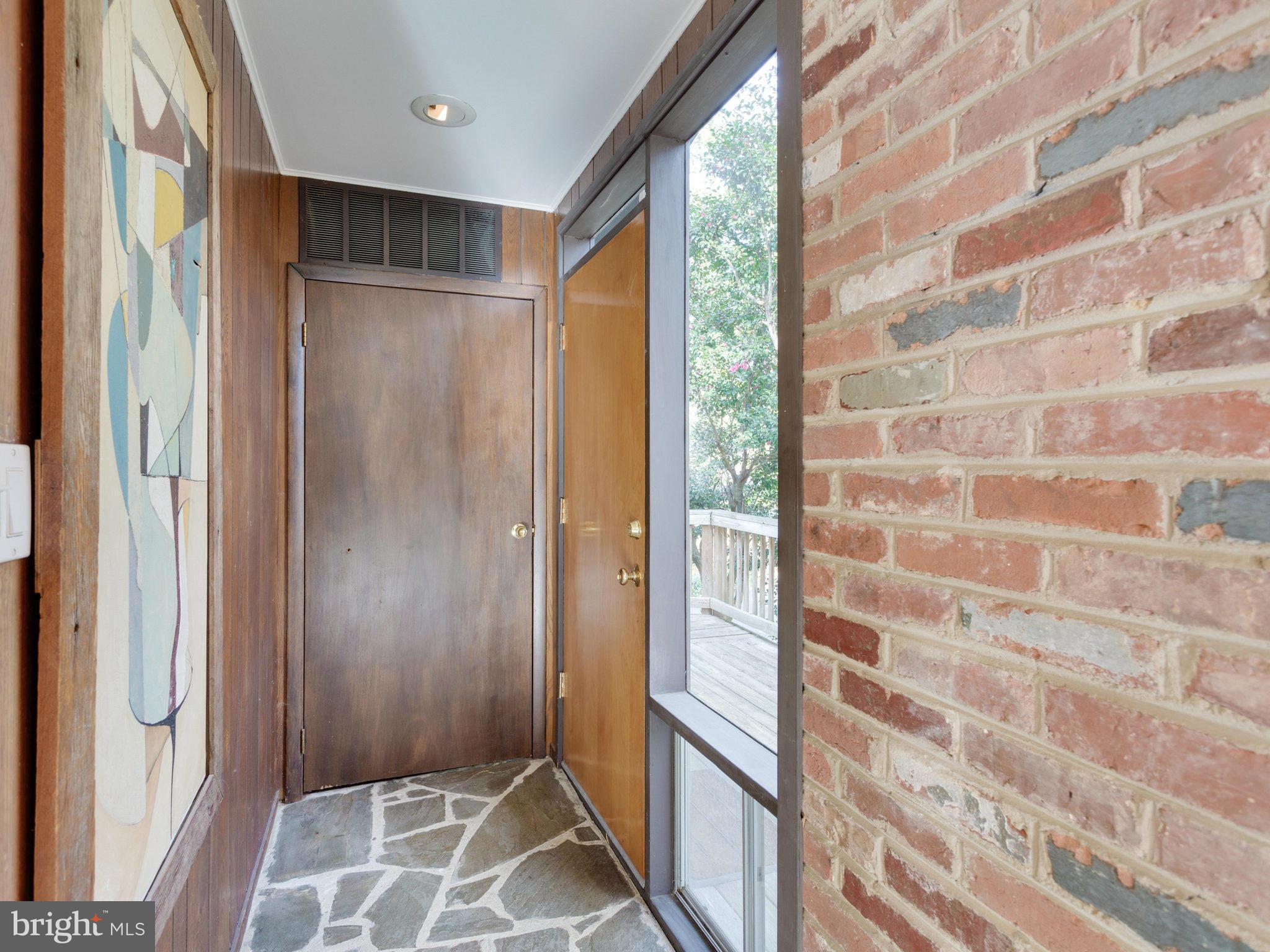 HOLLIN HILLS - Residential