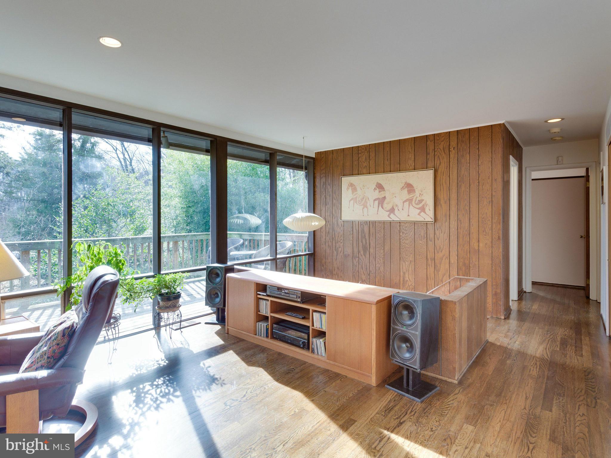 HOLLIN HILLS - Residential