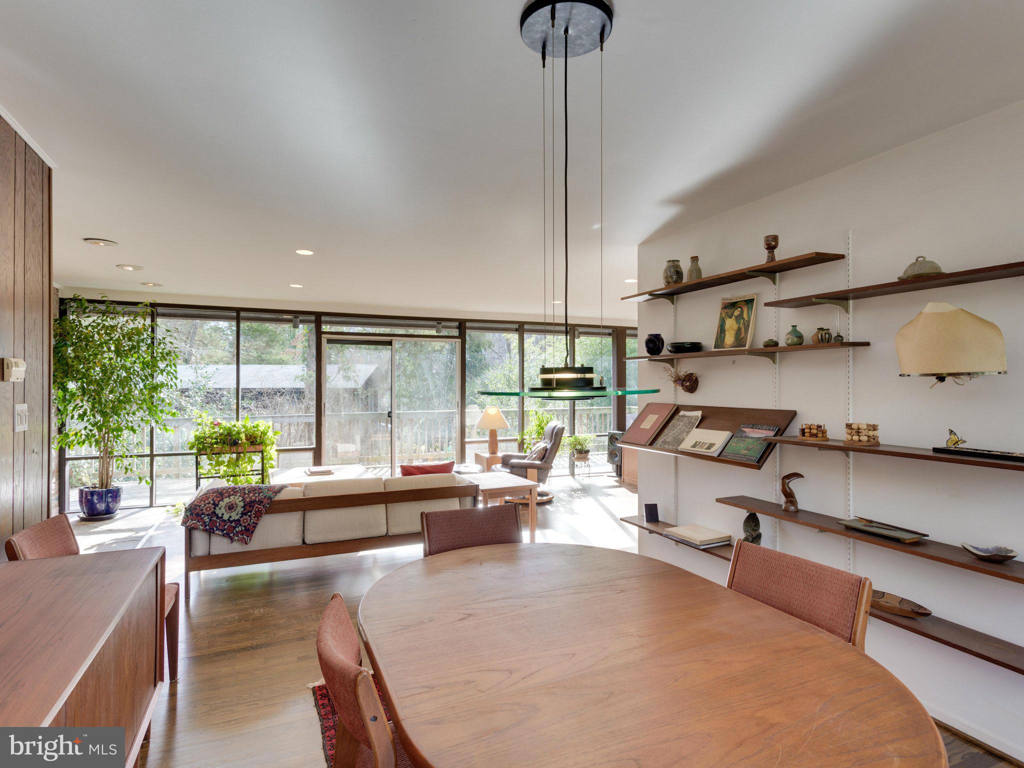 HOLLIN HILLS - Residential