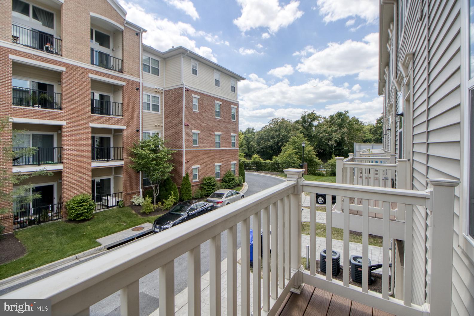 GREENBELT STATION - Residential