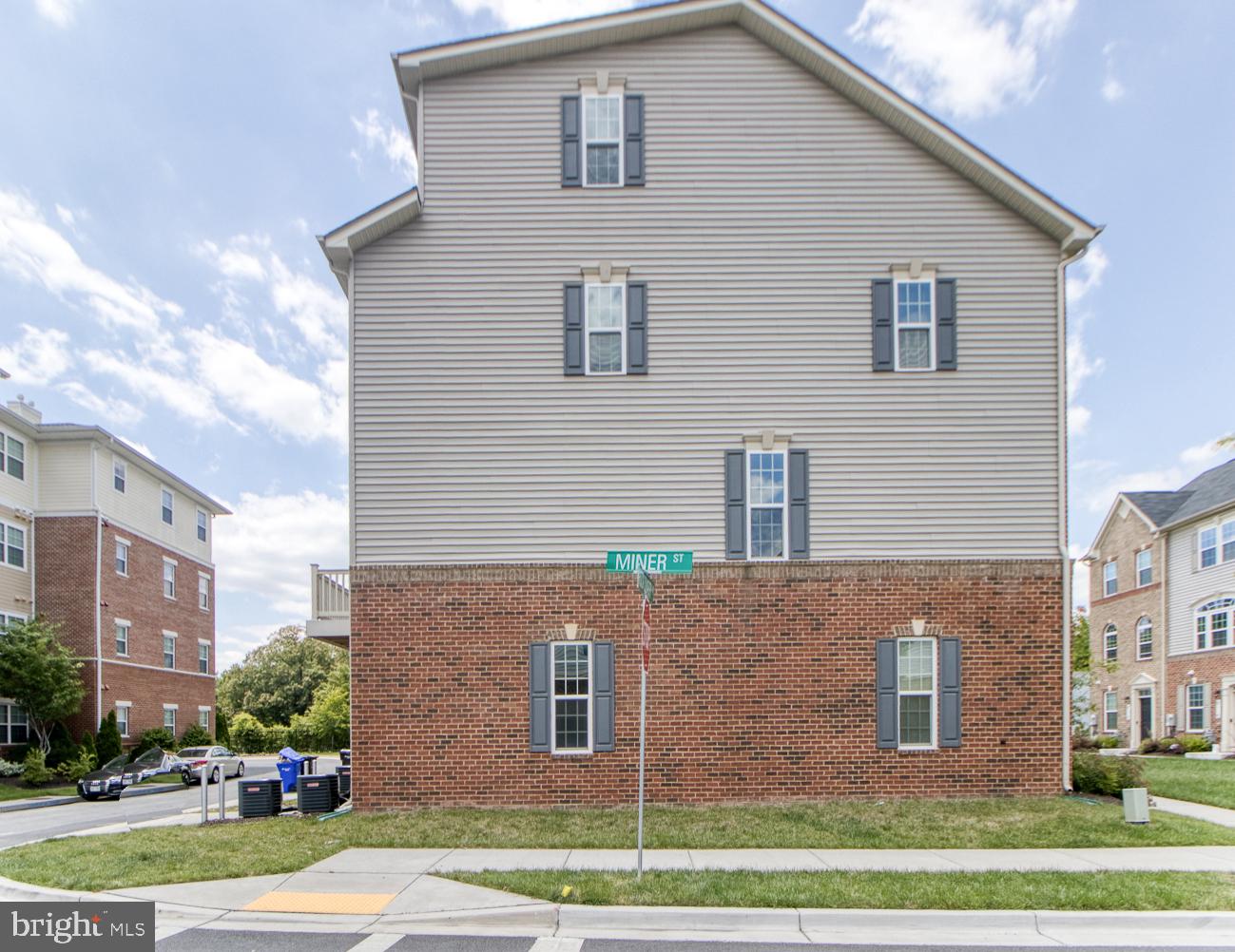 GREENBELT STATION - Residential