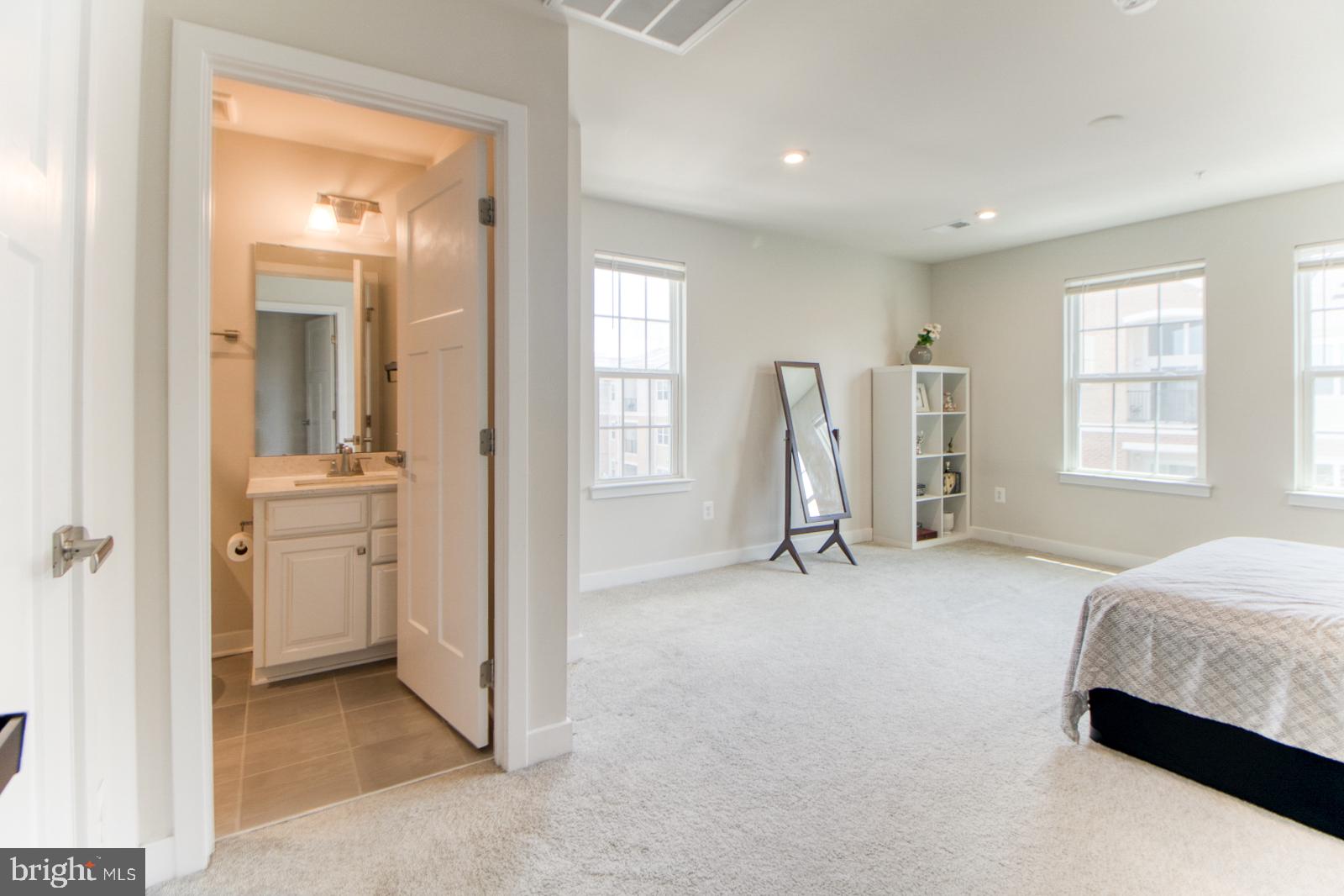 GREENBELT STATION - Residential