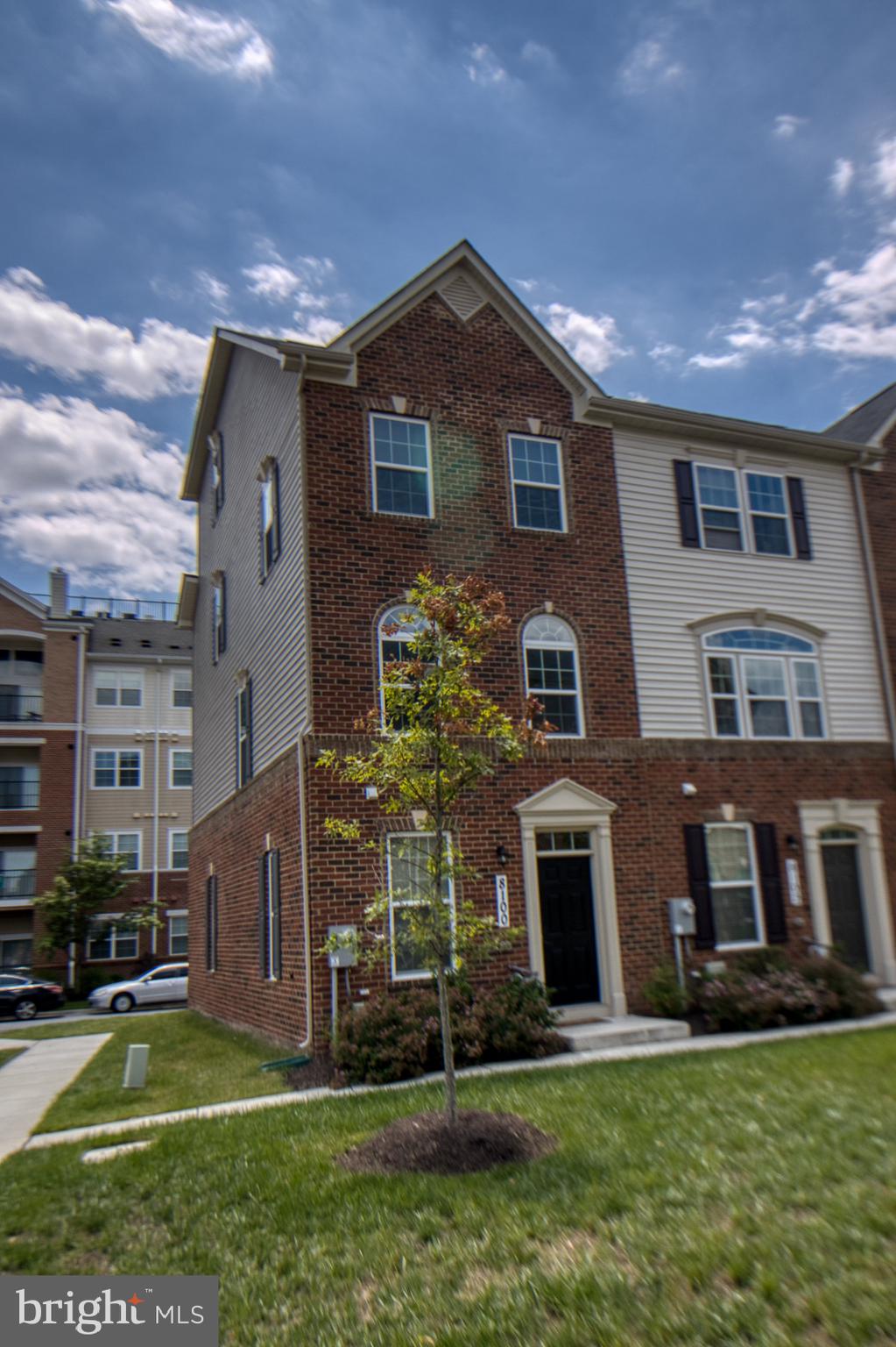 GREENBELT STATION - Residential