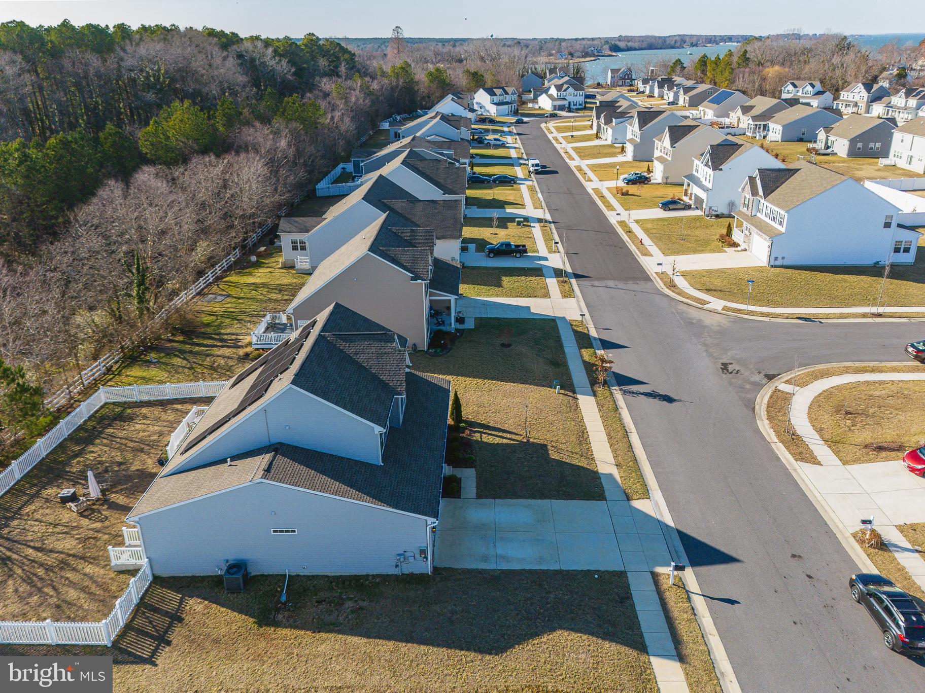 LONGBOAT ESTATES - Residential