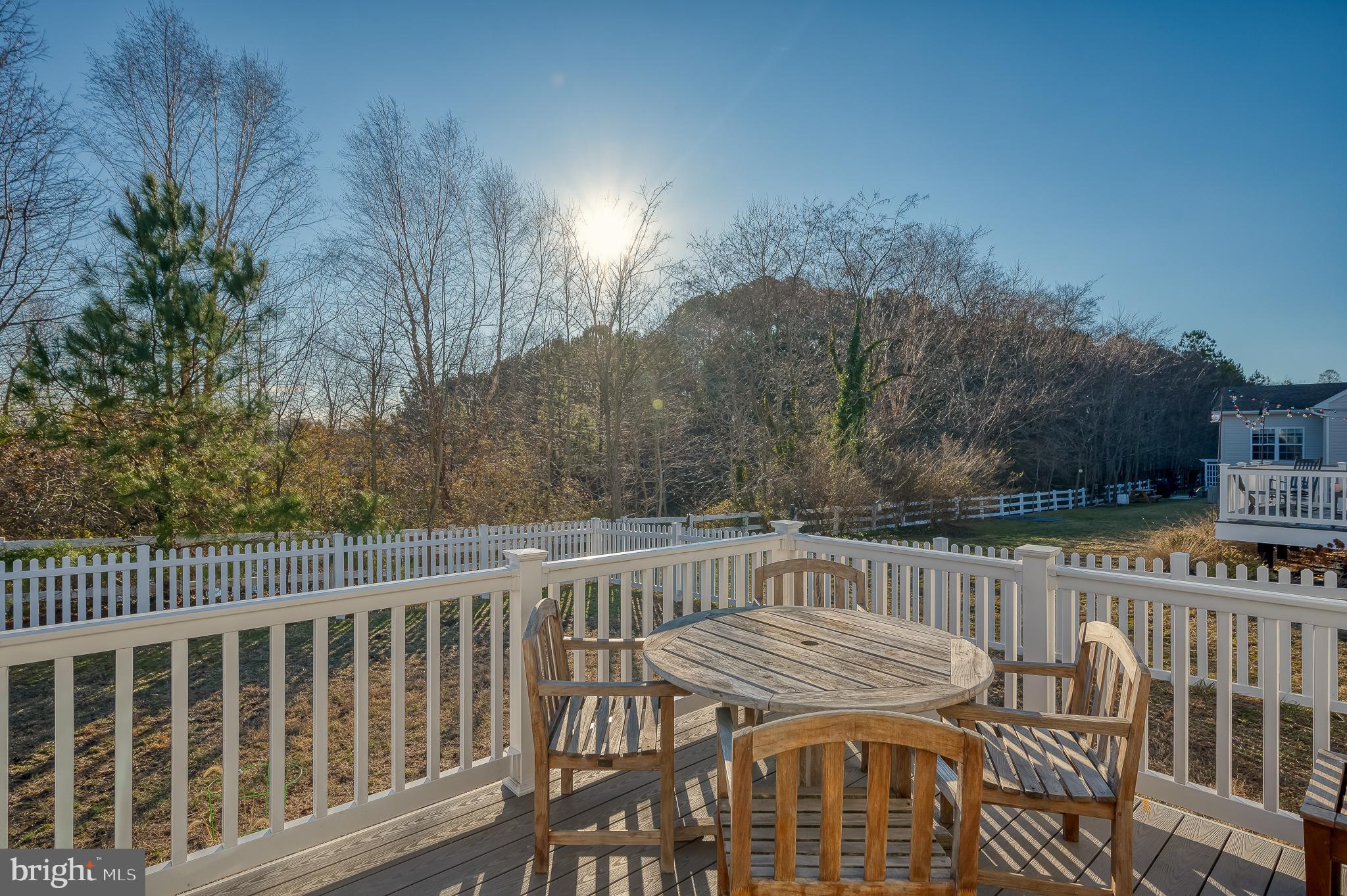 LONGBOAT ESTATES - Residential