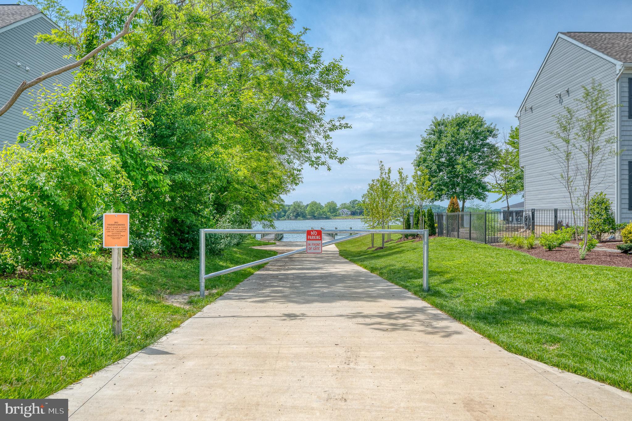 LONGBOAT ESTATES - Residential