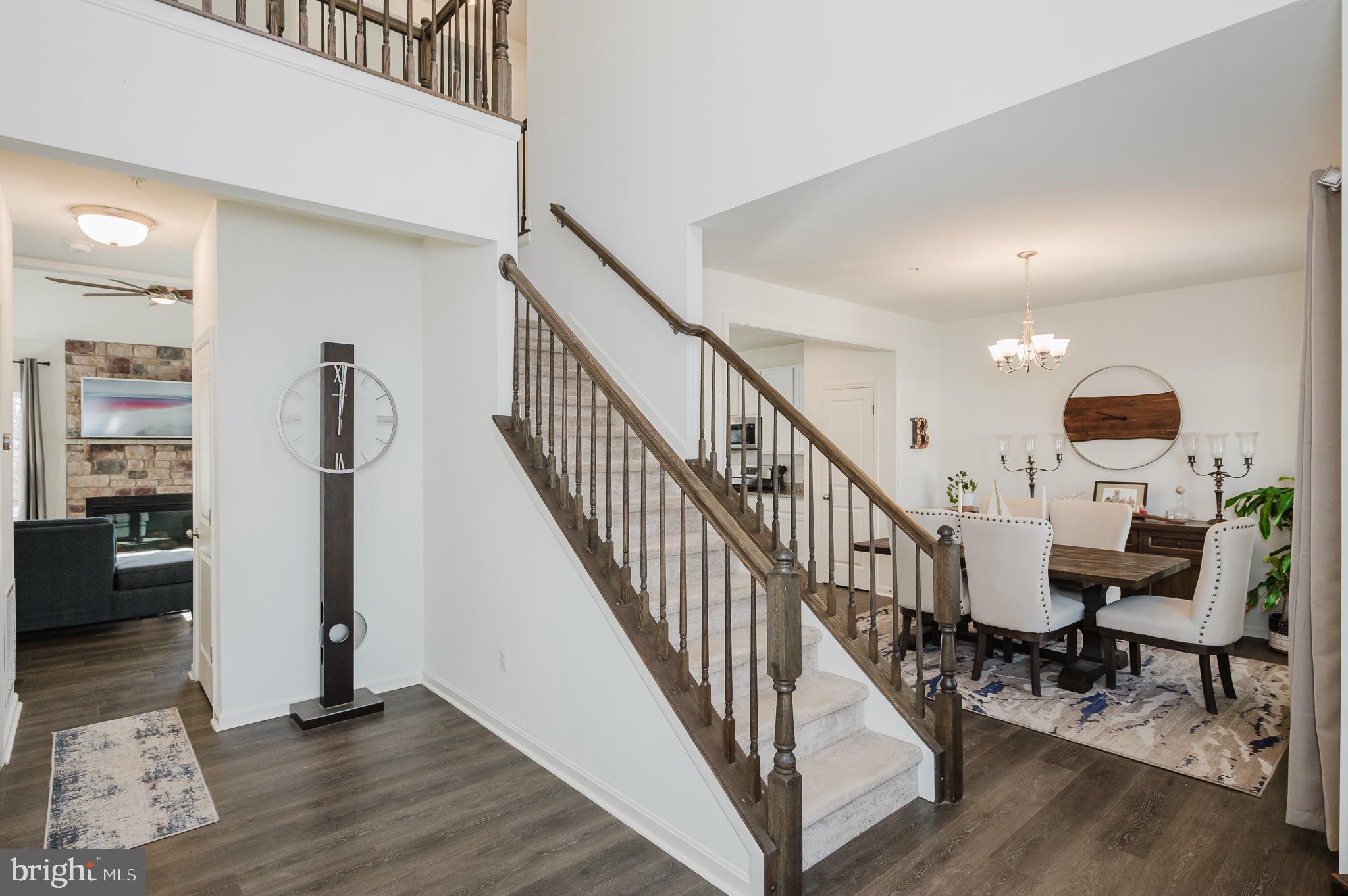 LONGBOAT ESTATES - Residential