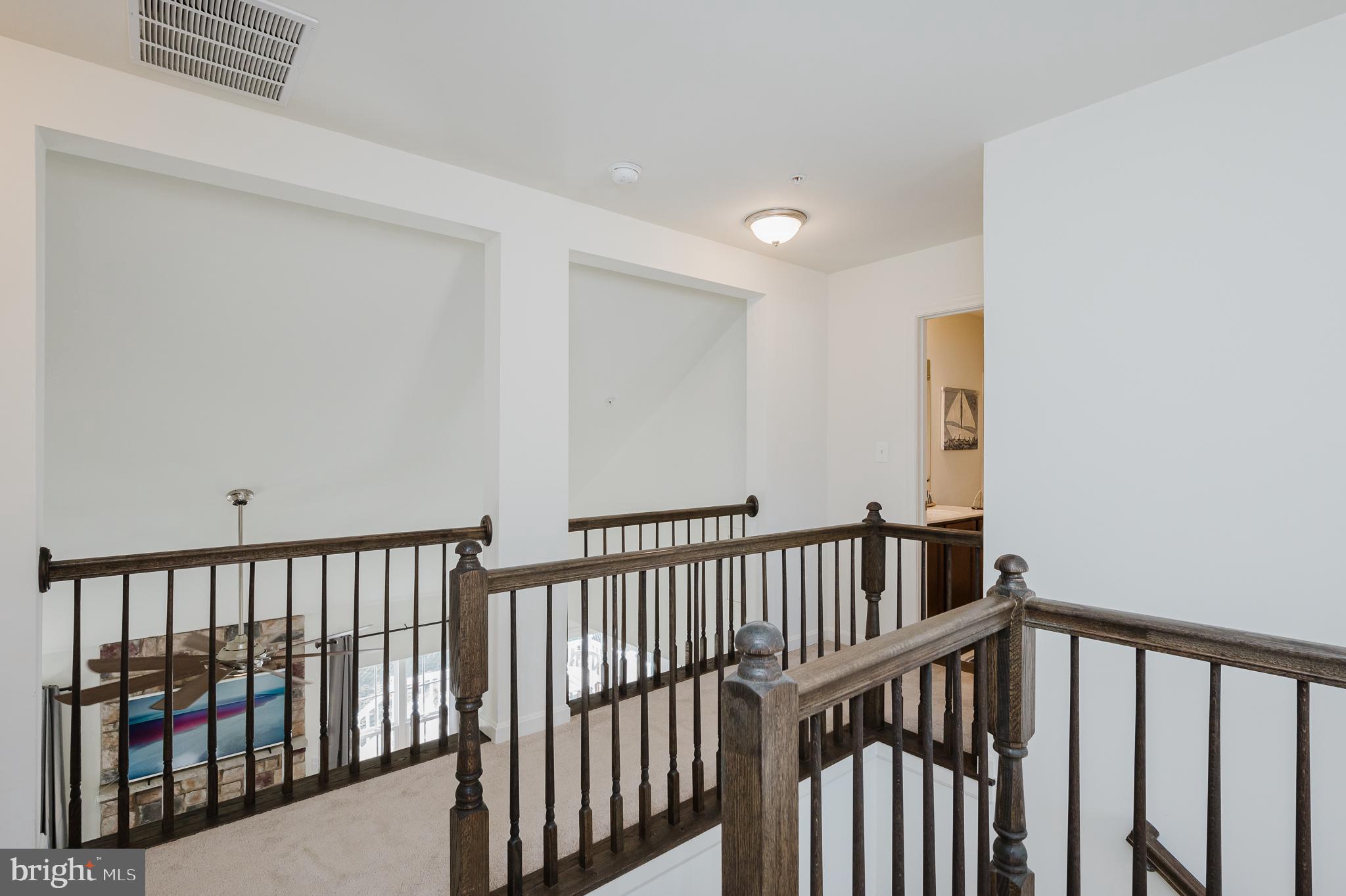 LONGBOAT ESTATES - Residential