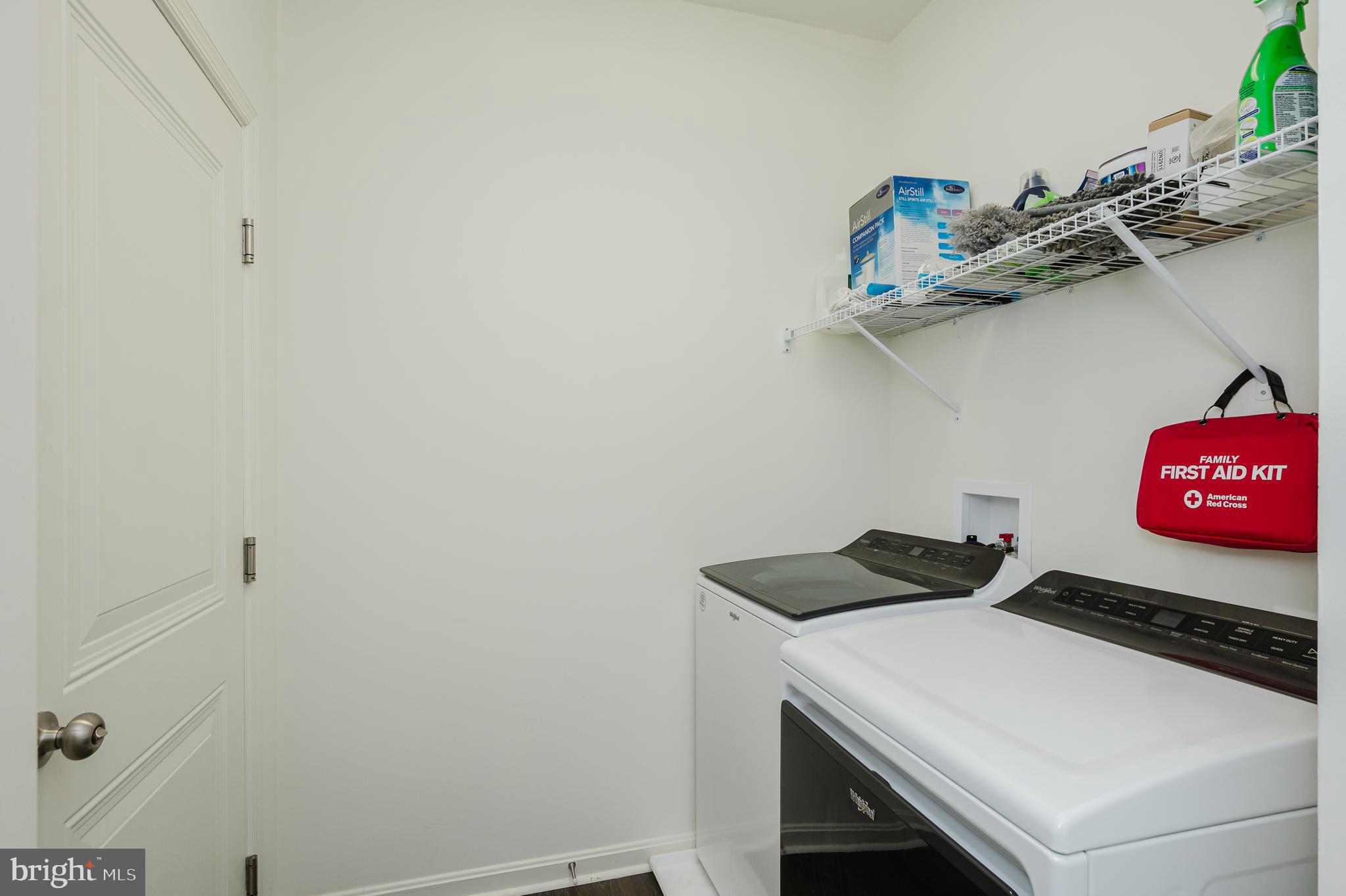 LONGBOAT ESTATES - Residential