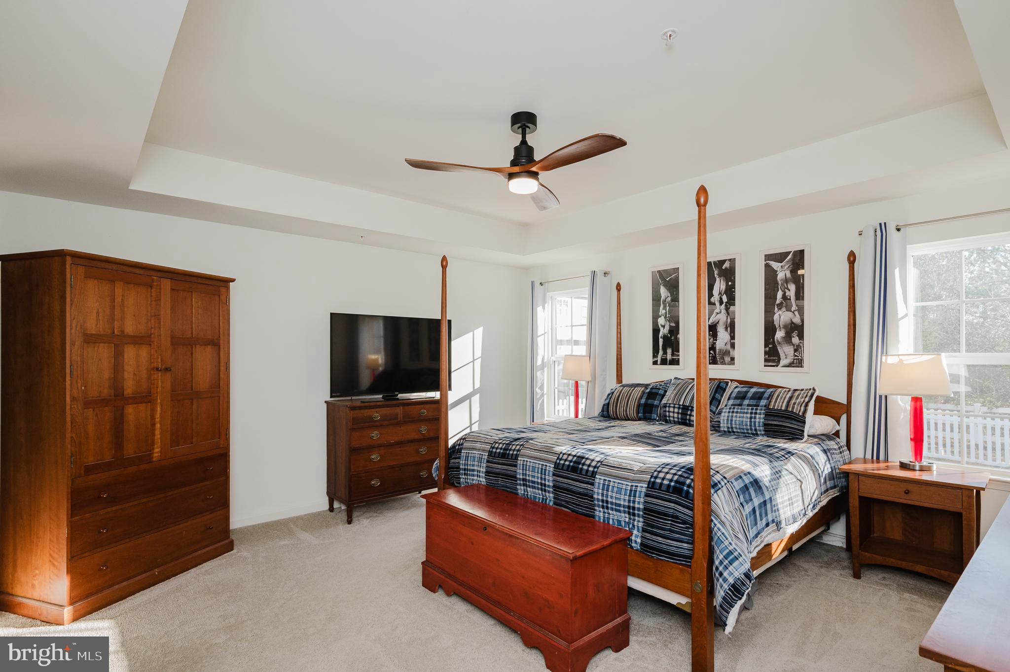 LONGBOAT ESTATES - Residential