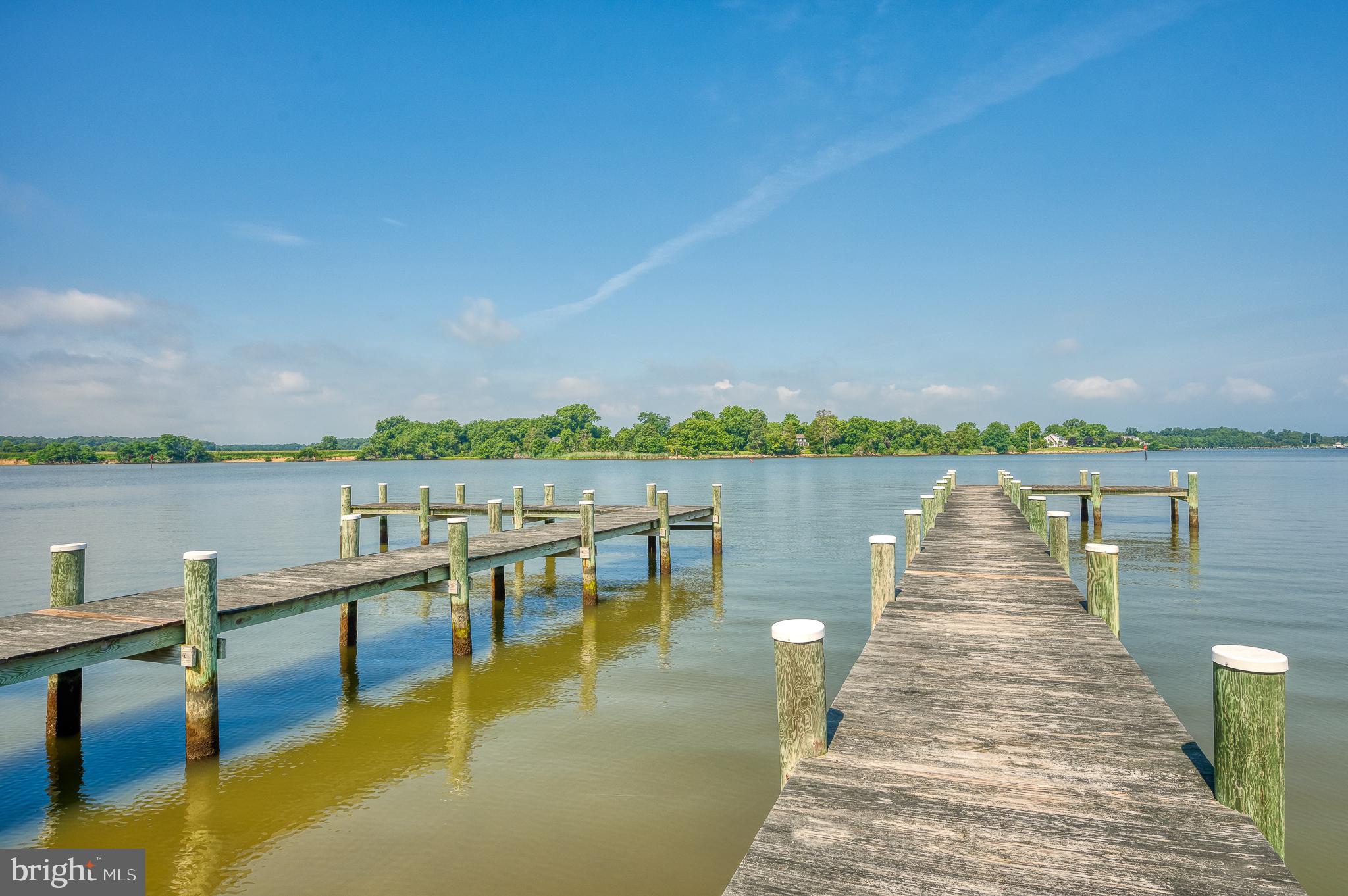 LONGBOAT ESTATES - Residential