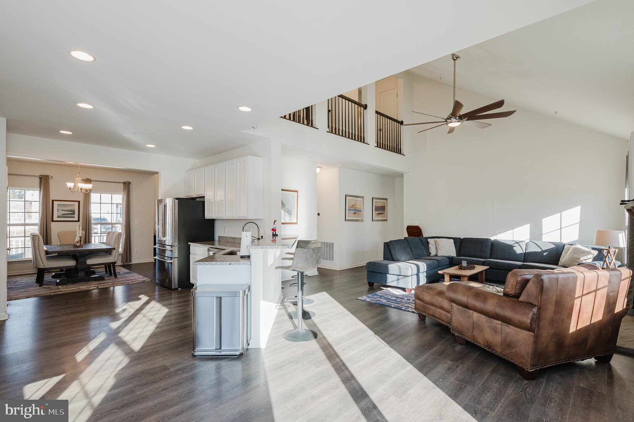 LONGBOAT ESTATES - Residential