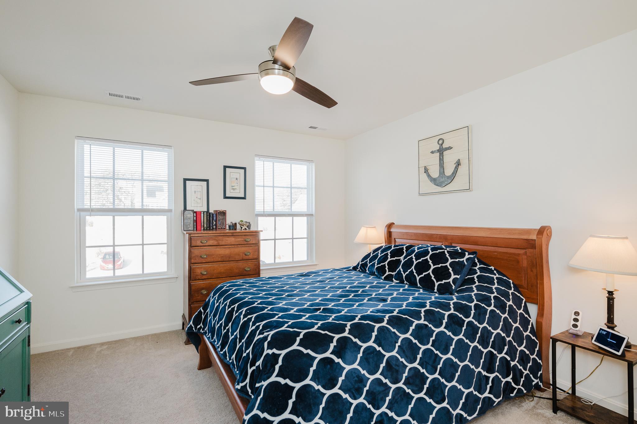 LONGBOAT ESTATES - Residential