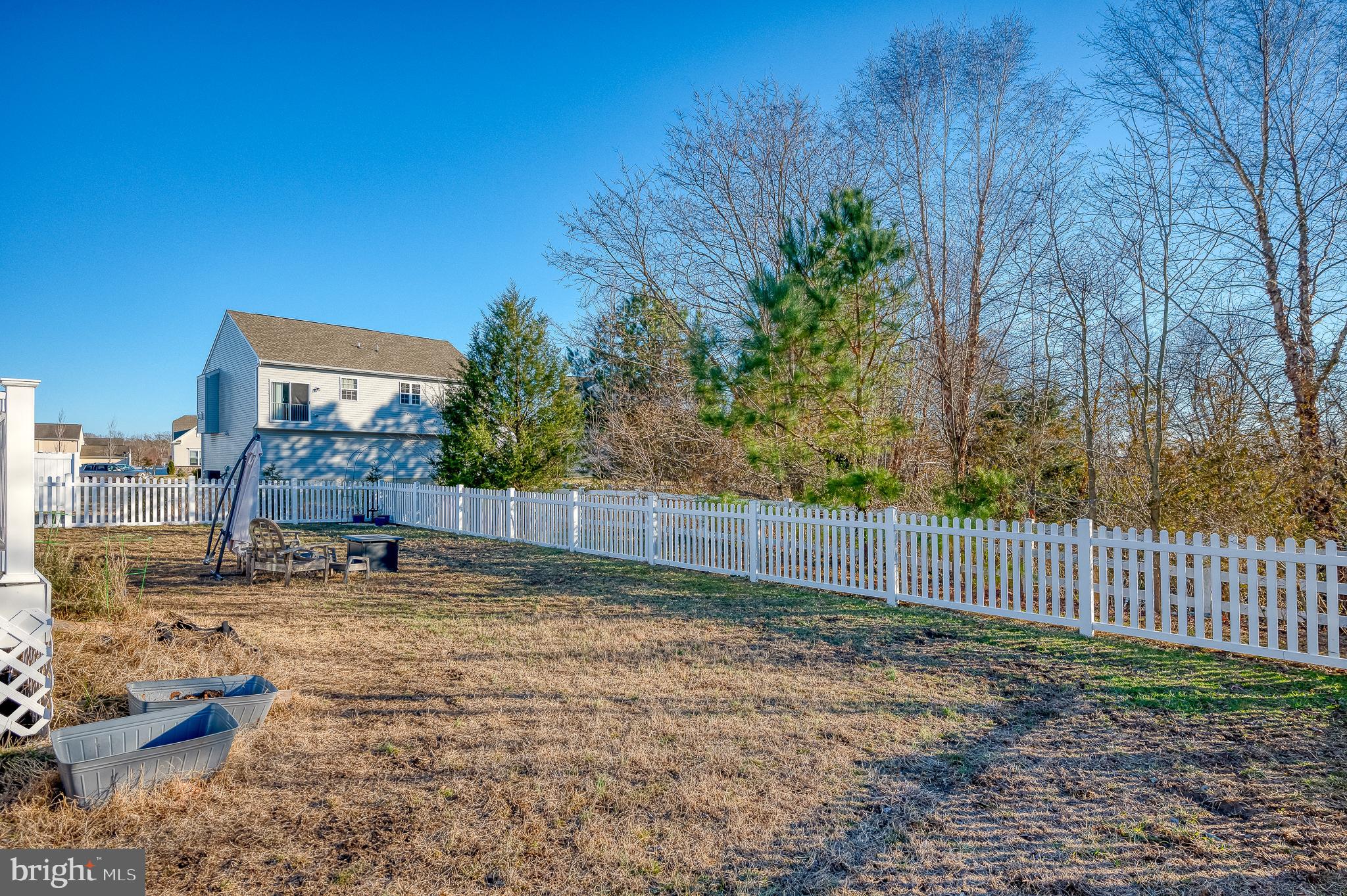 LONGBOAT ESTATES - Residential