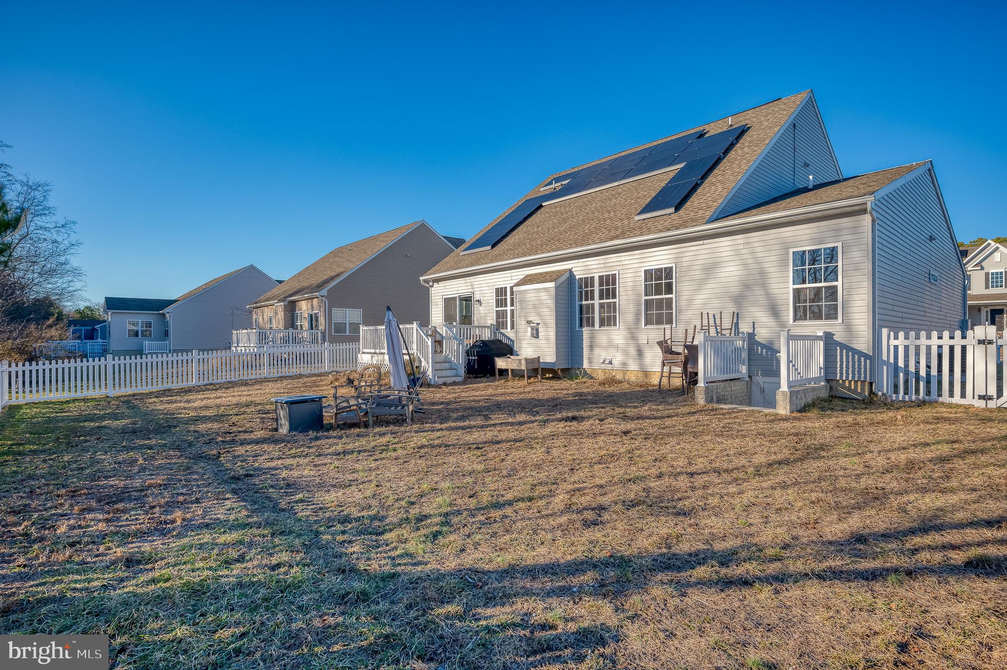 LONGBOAT ESTATES - Residential