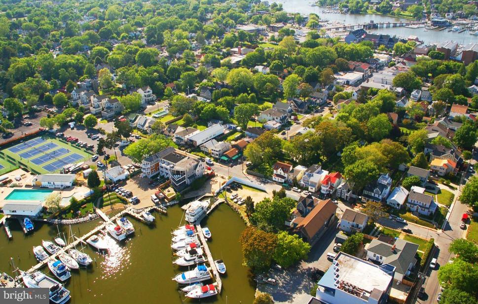 EASTPORT - Residential Lease