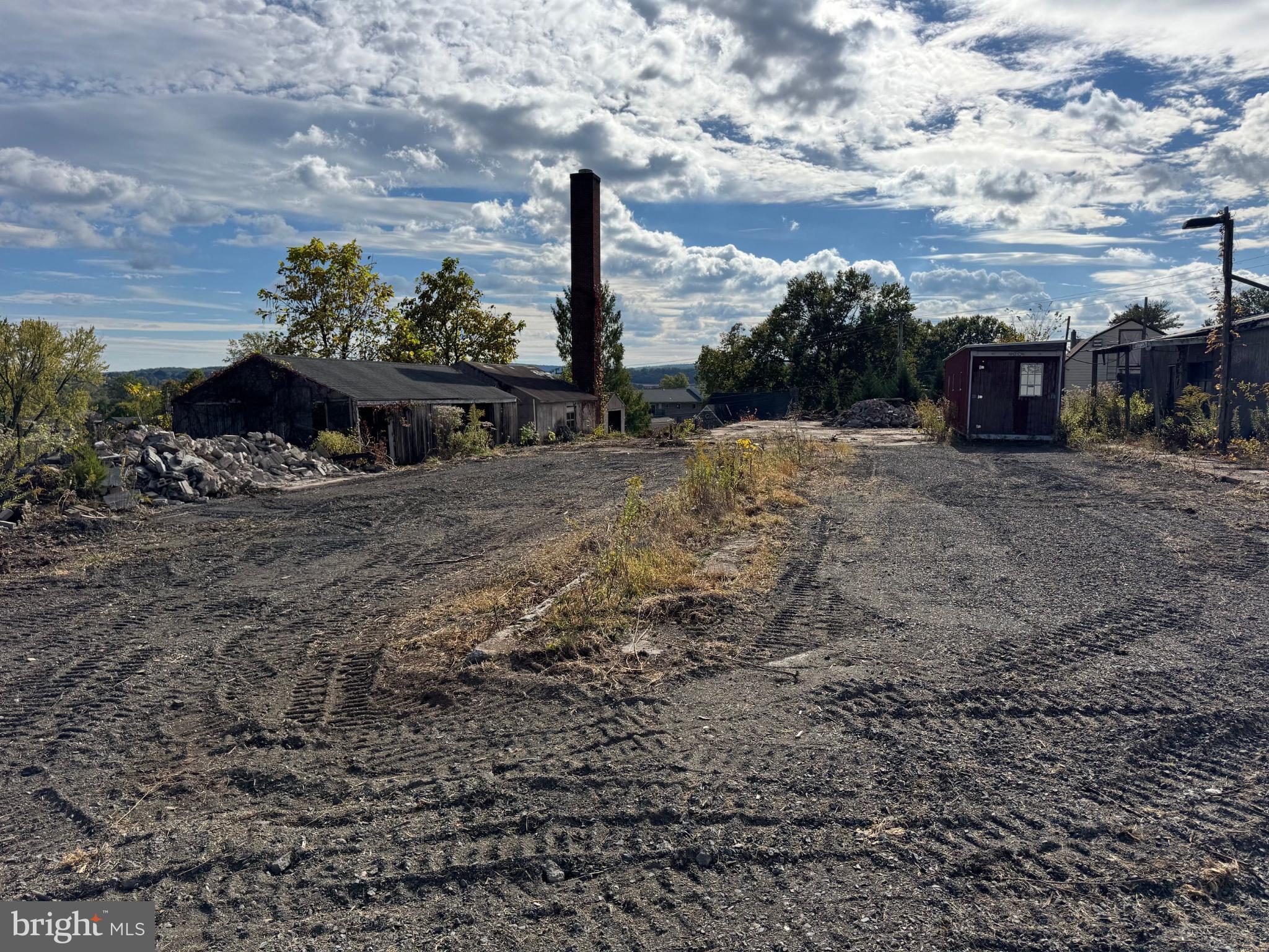 920 GLASGOW STREET OUTDOOR STORAGE