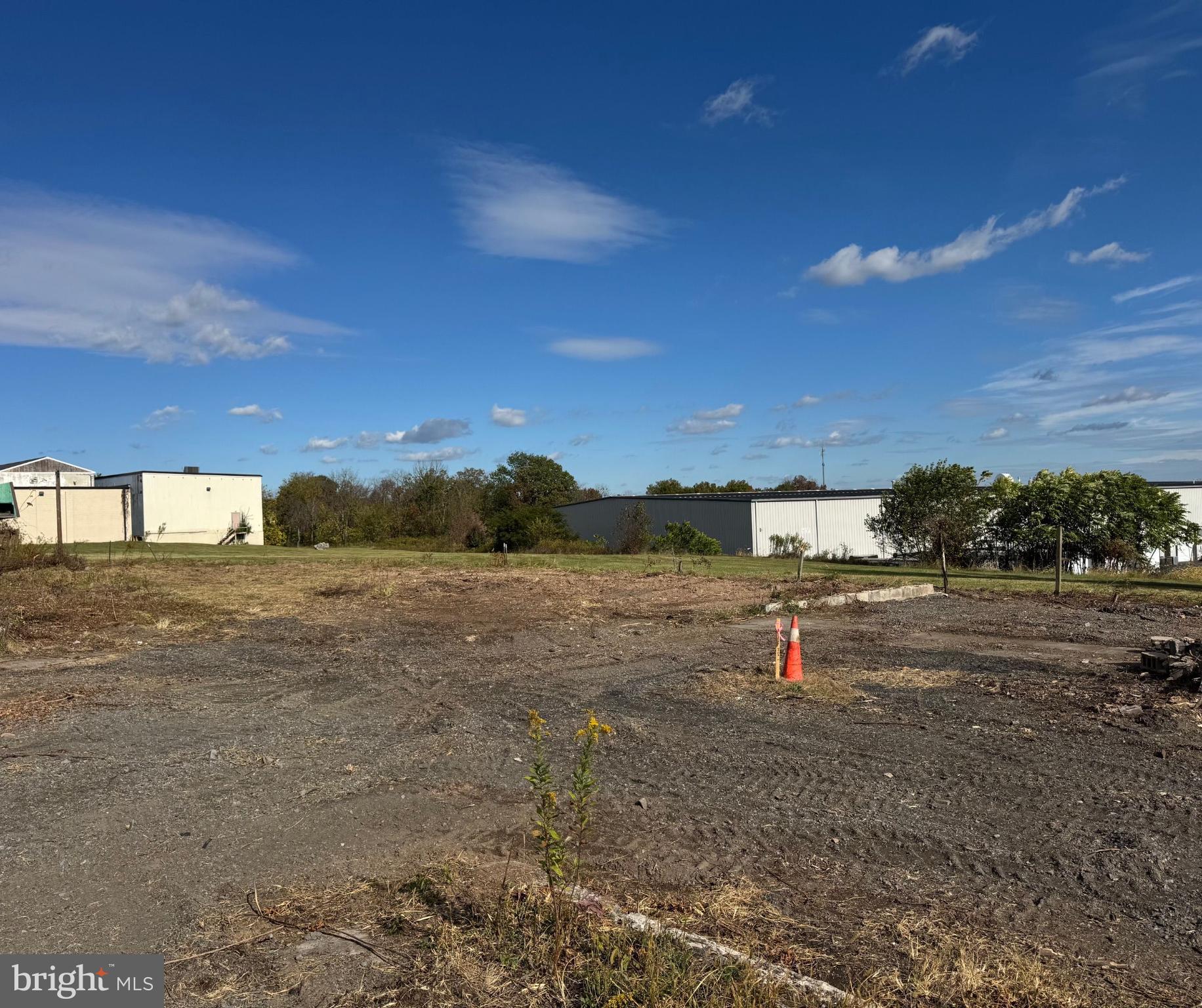 920 GLASGOW STREET OUTDOOR STORAGE
