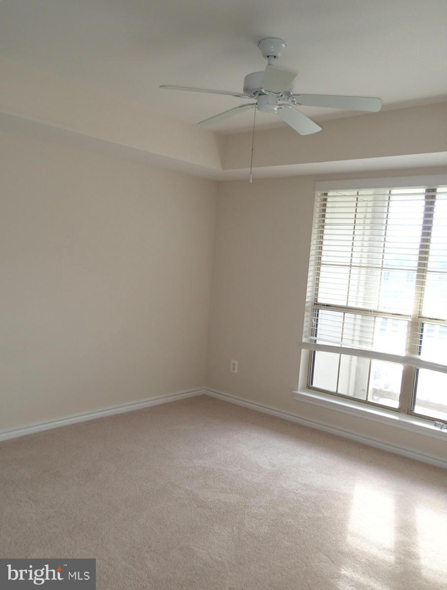 PENDERBROOK SQUARE CONDOMINIUMS - Residential Lease