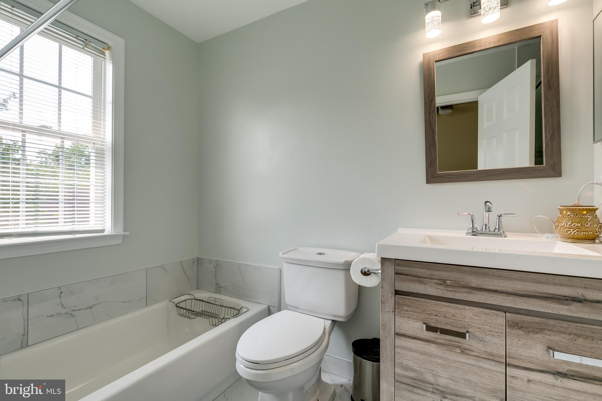 SACRAMENTO MEWS - Residential