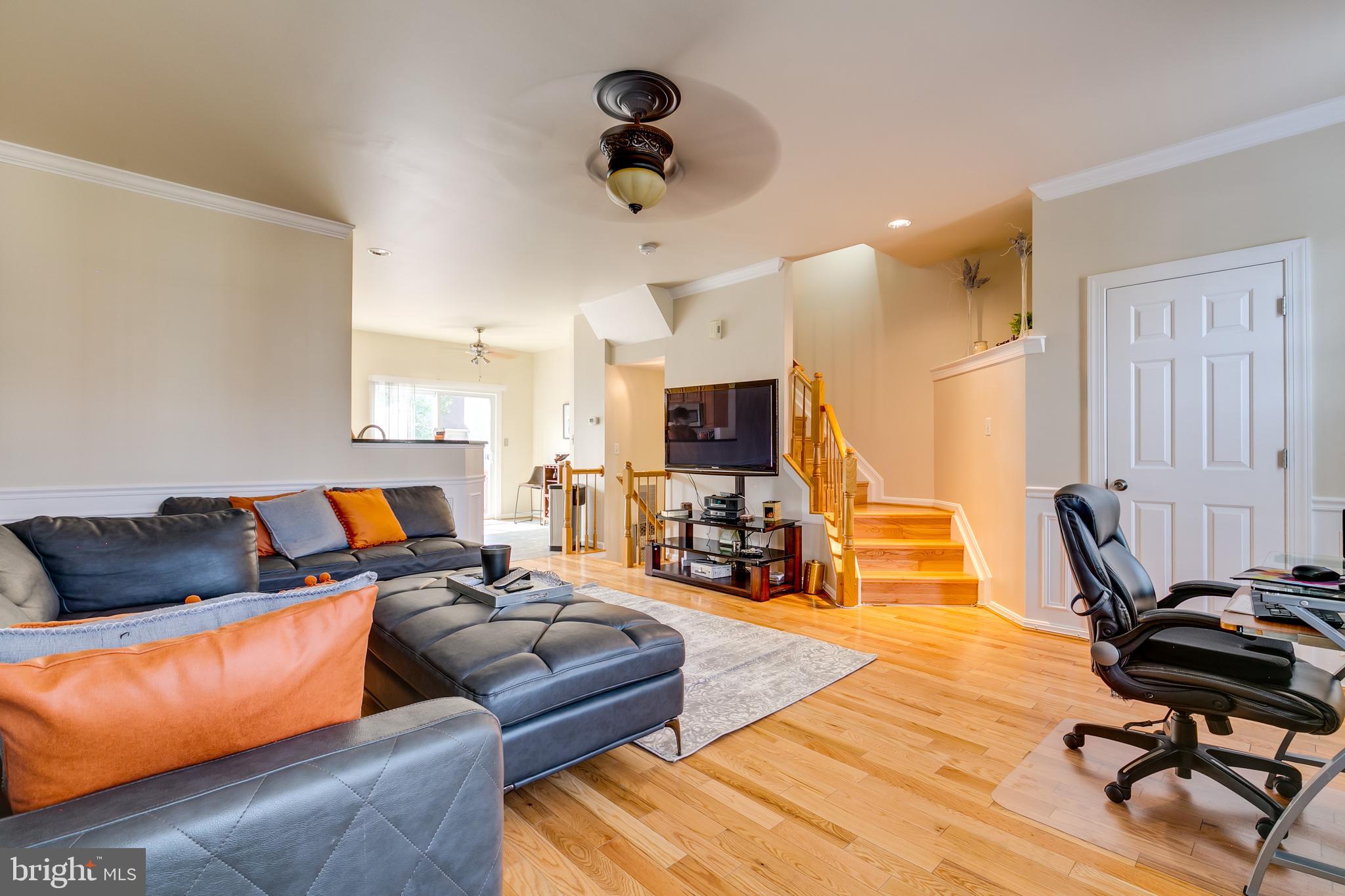 SACRAMENTO MEWS - Residential