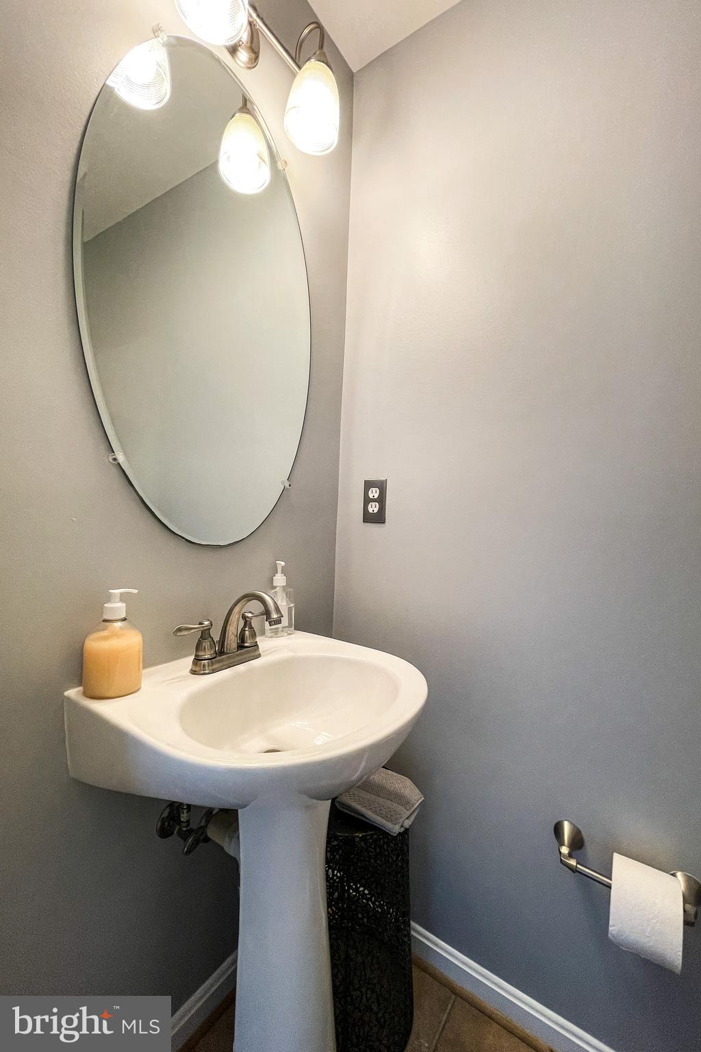 SACRAMENTO MEWS - Residential