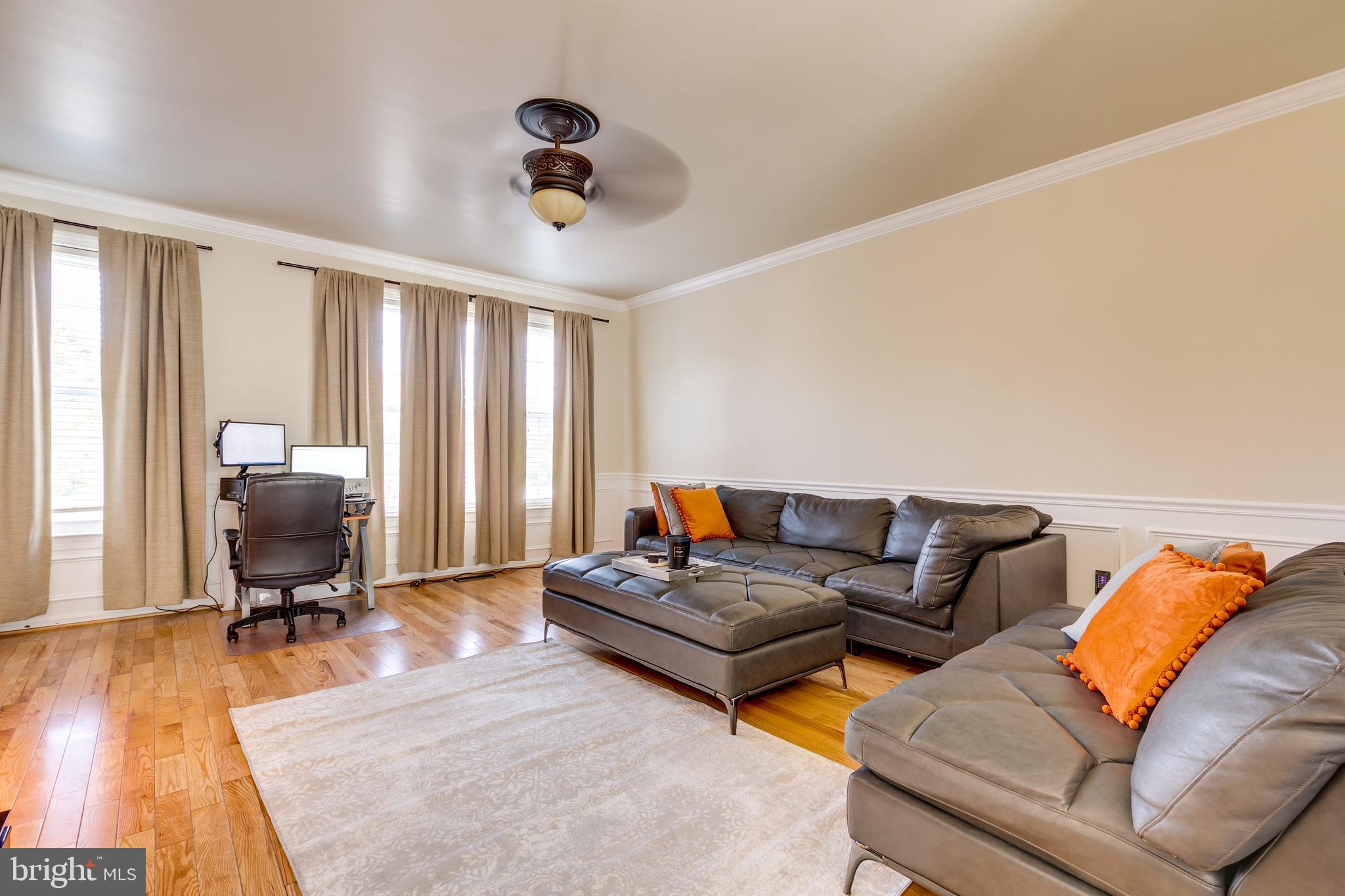 SACRAMENTO MEWS - Residential