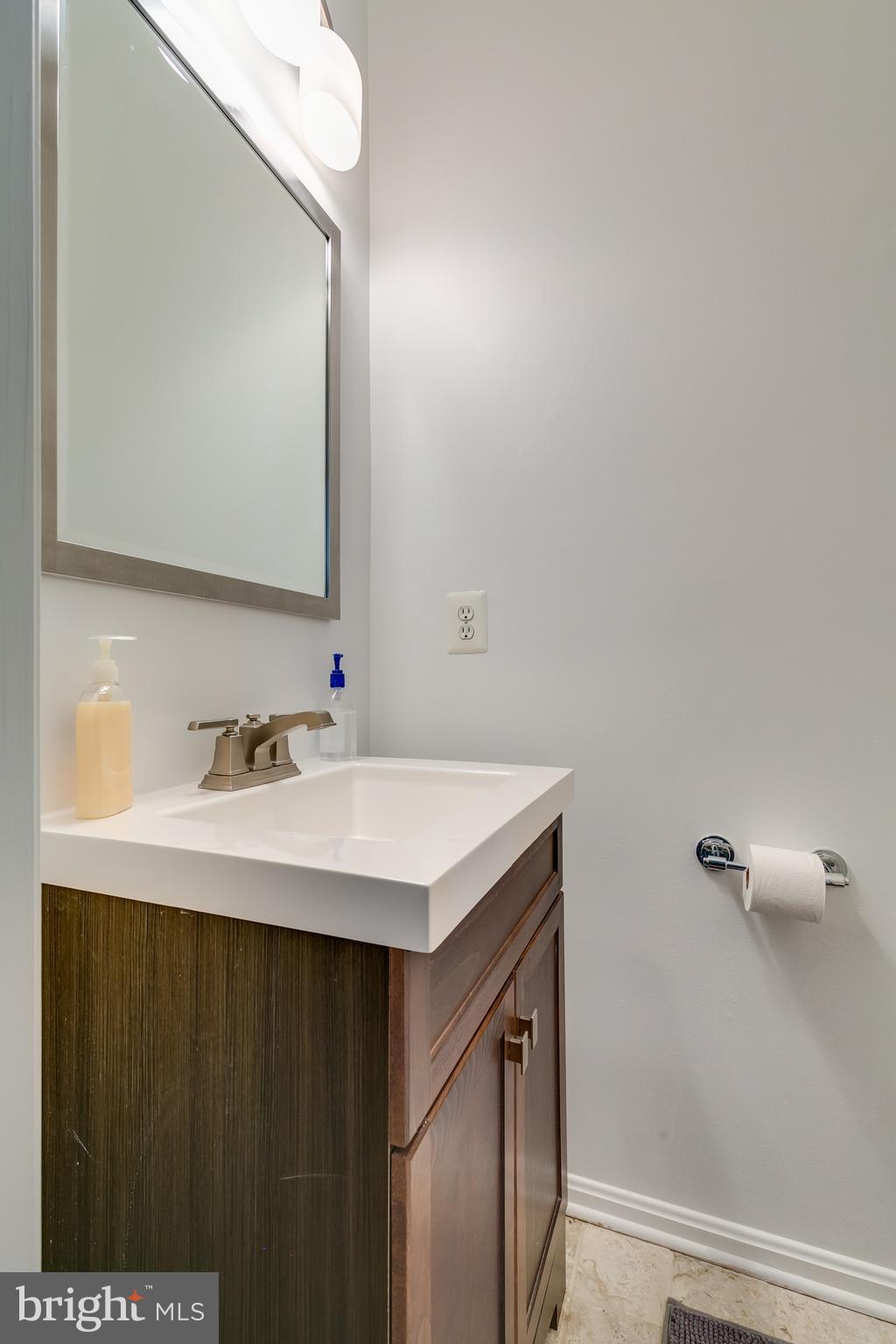 SACRAMENTO MEWS - Residential